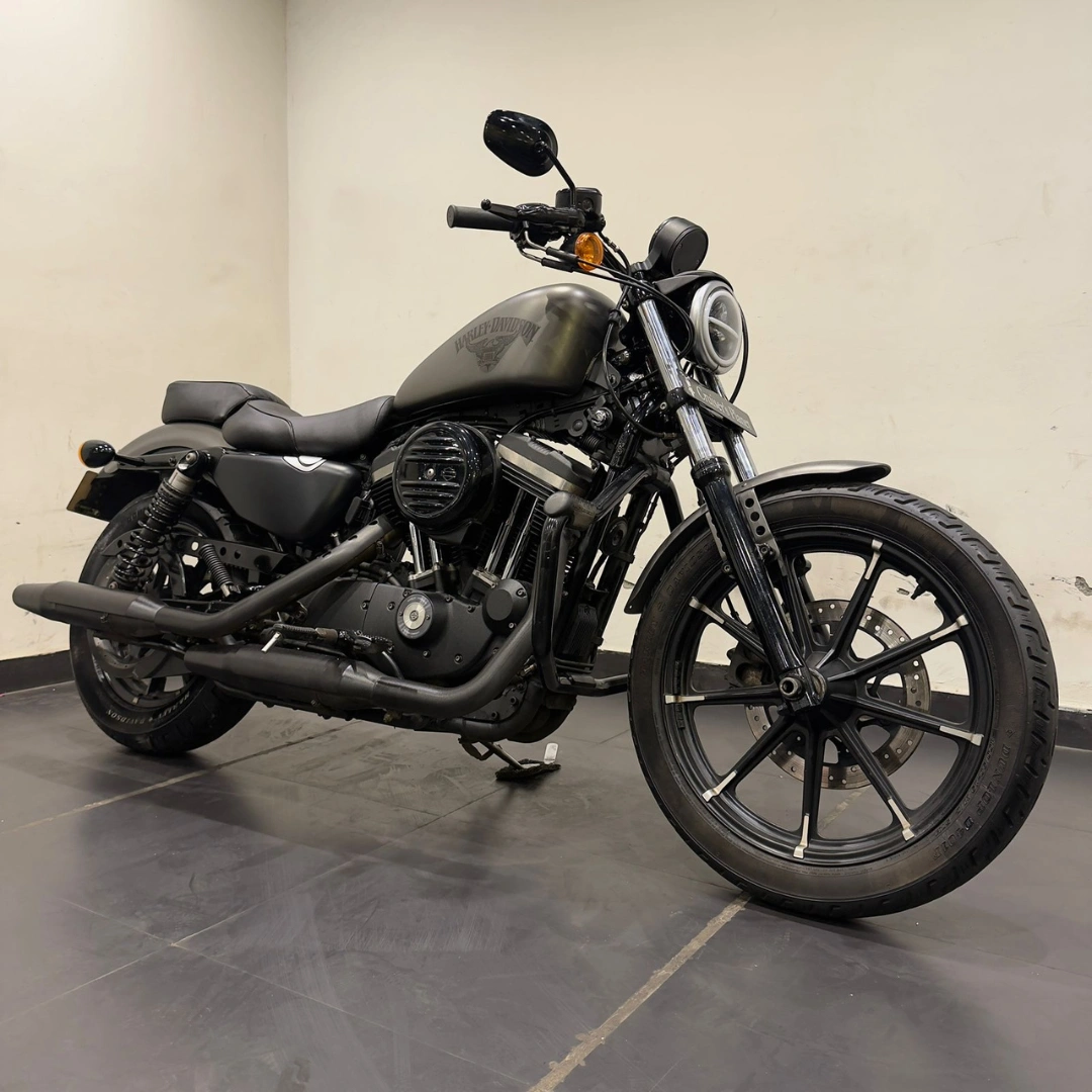 HARLEY DAVIDSON IRON 883