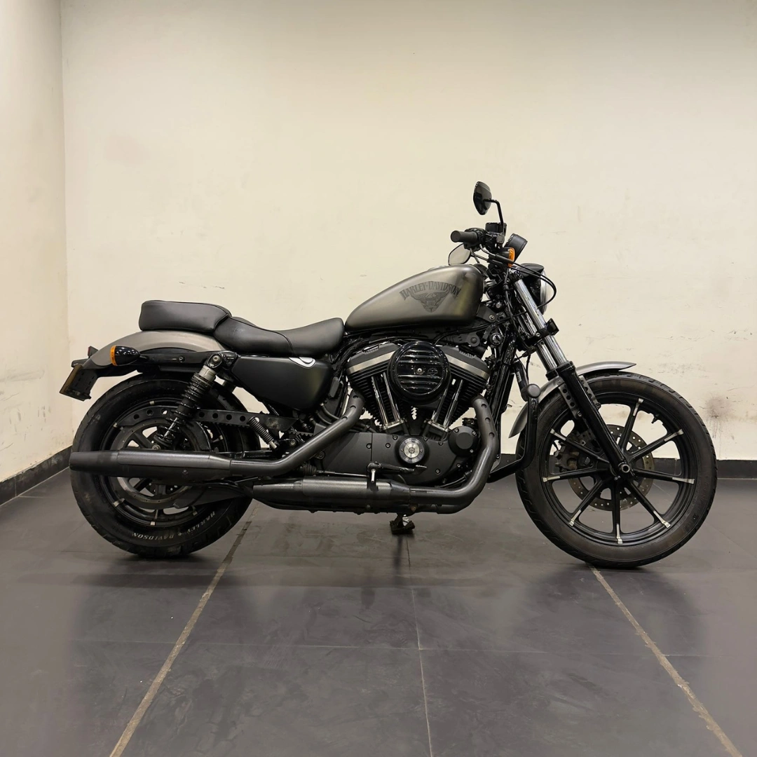 HARLEY DAVIDSON IRON 883