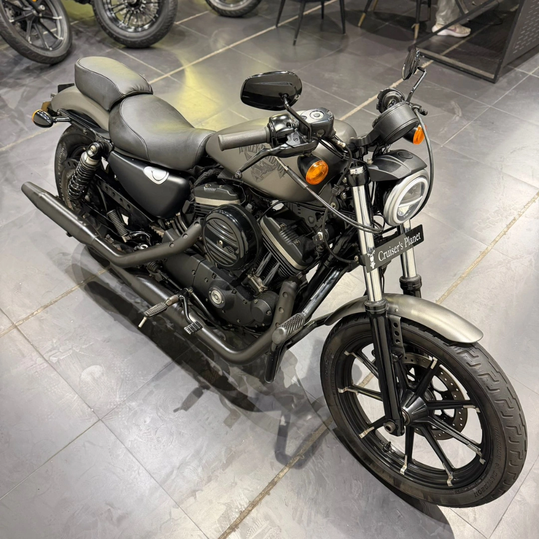 HARLEY DAVIDSON IRON 883