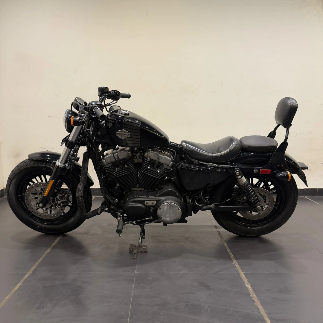 HARLEY DAVIDSON FORTY EIGHT