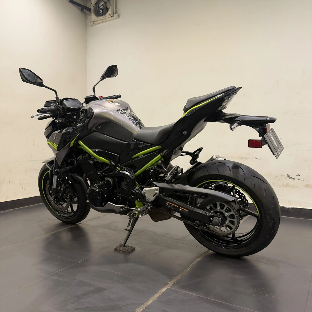 KAWASAKI Z900