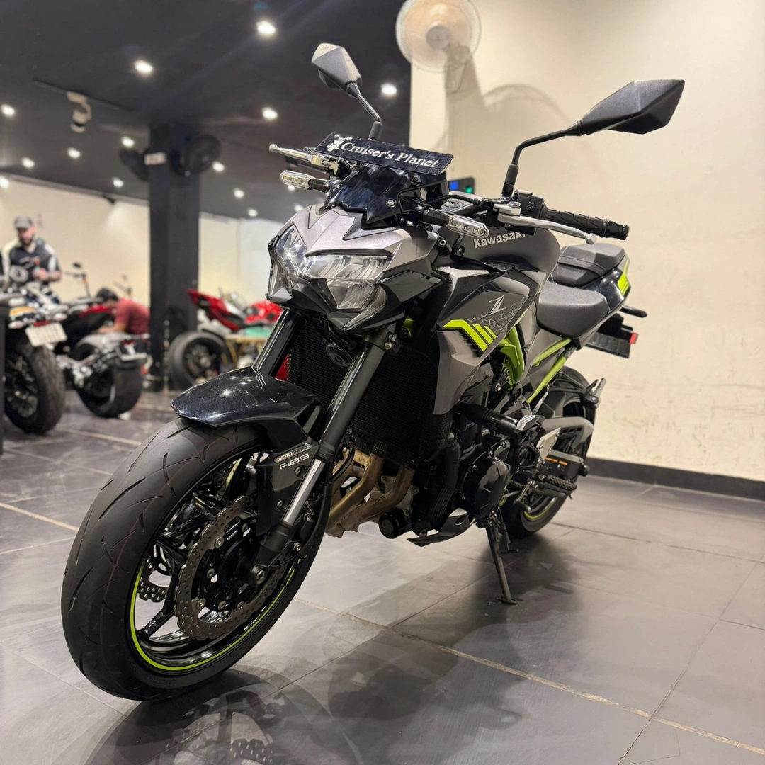 KAWASAKI Z900