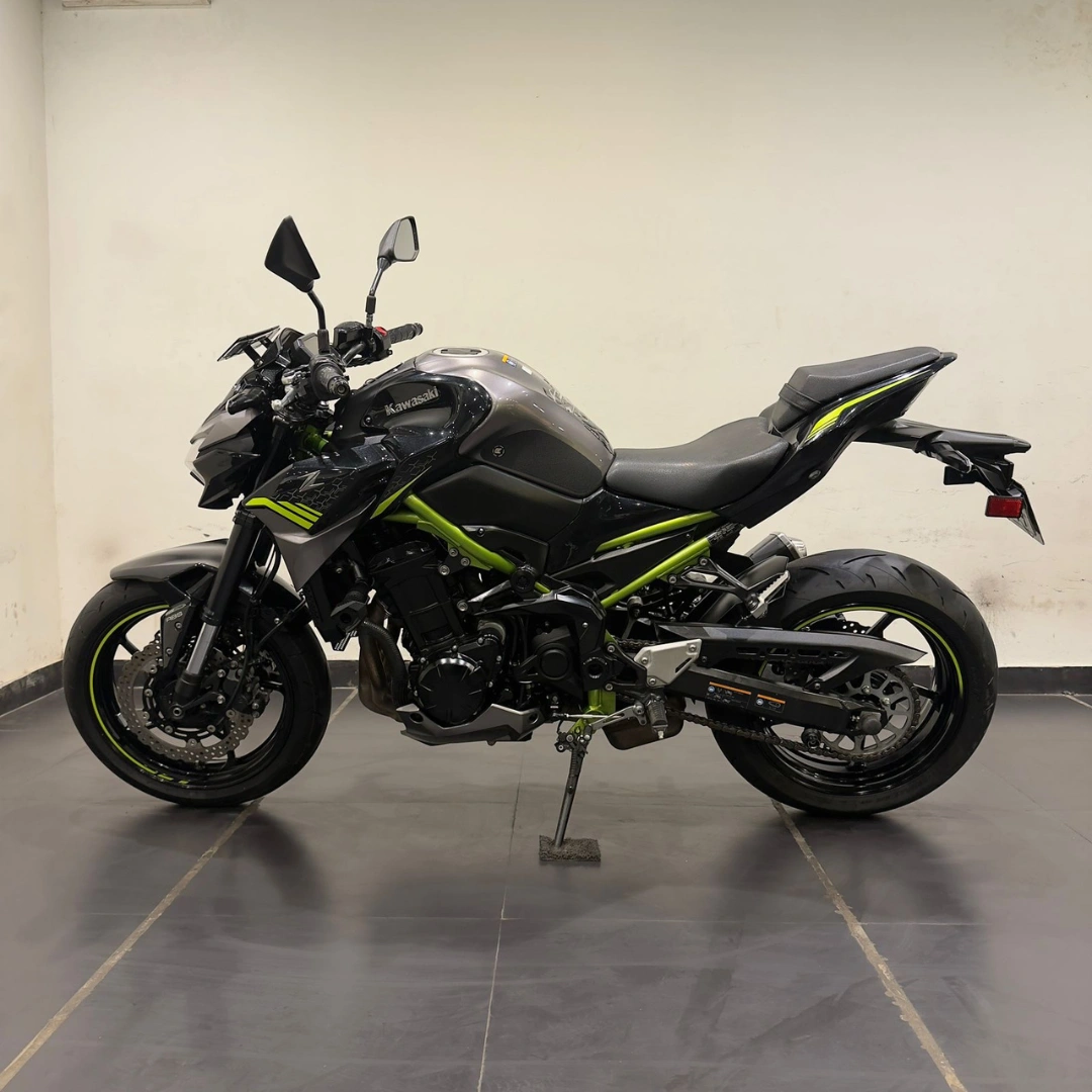 KAWASAKI Z900