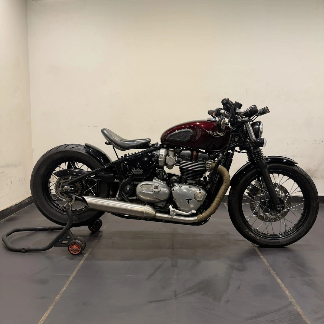 TRIUMPH BONNEVILLE BOBBER