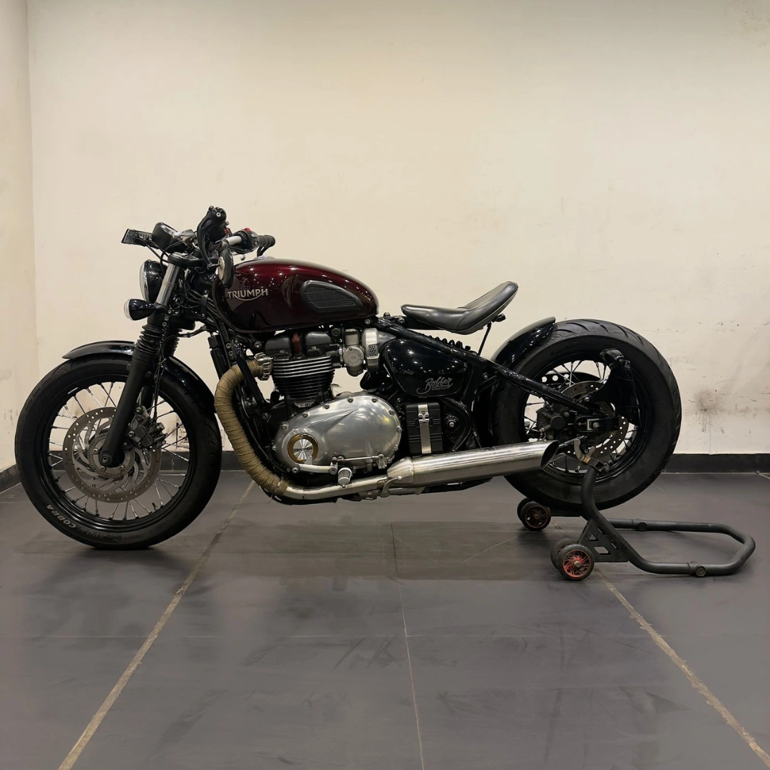 TRIUMPH BONNEVILLE BOBBER