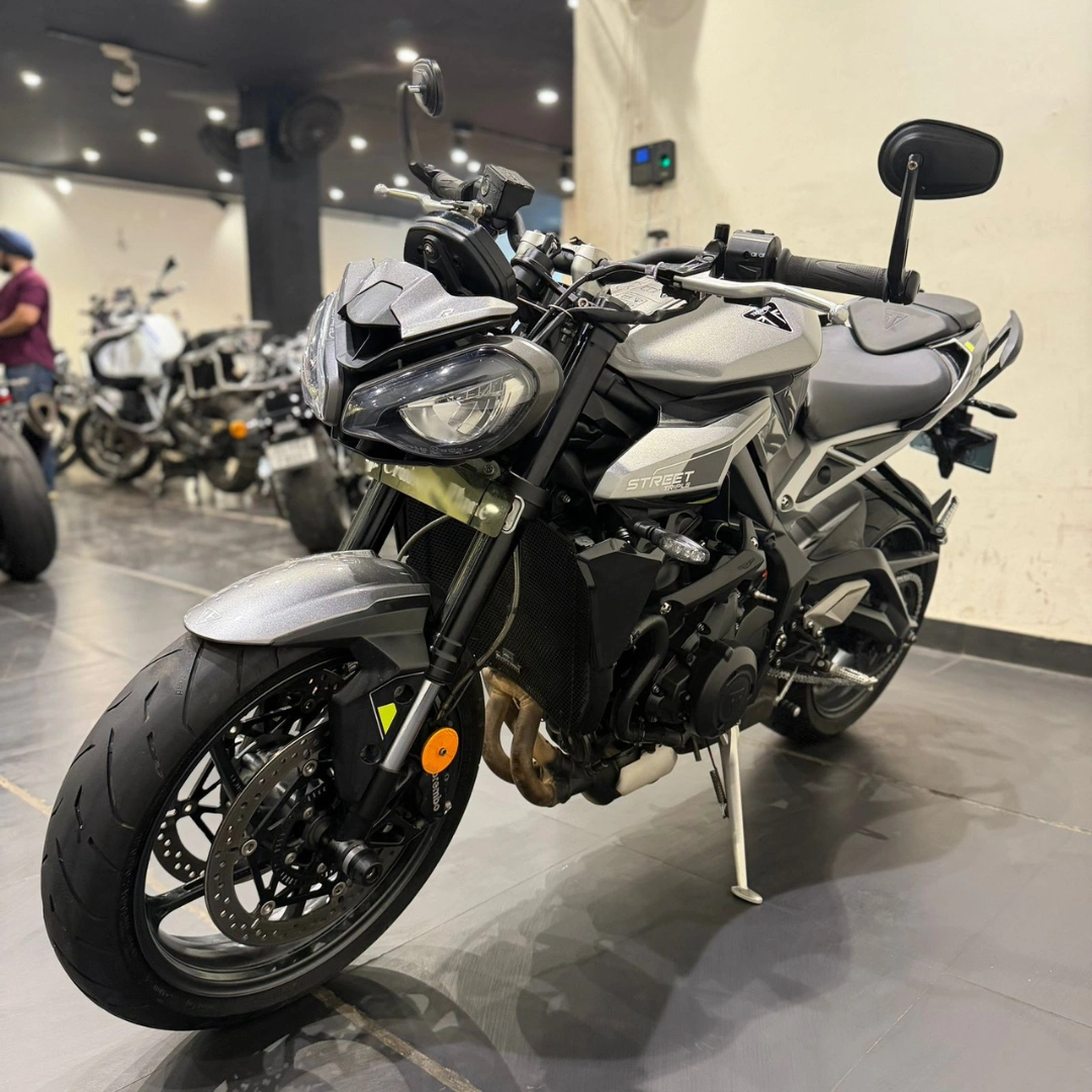HARLEY DAVIDSON ROADSTER 1200