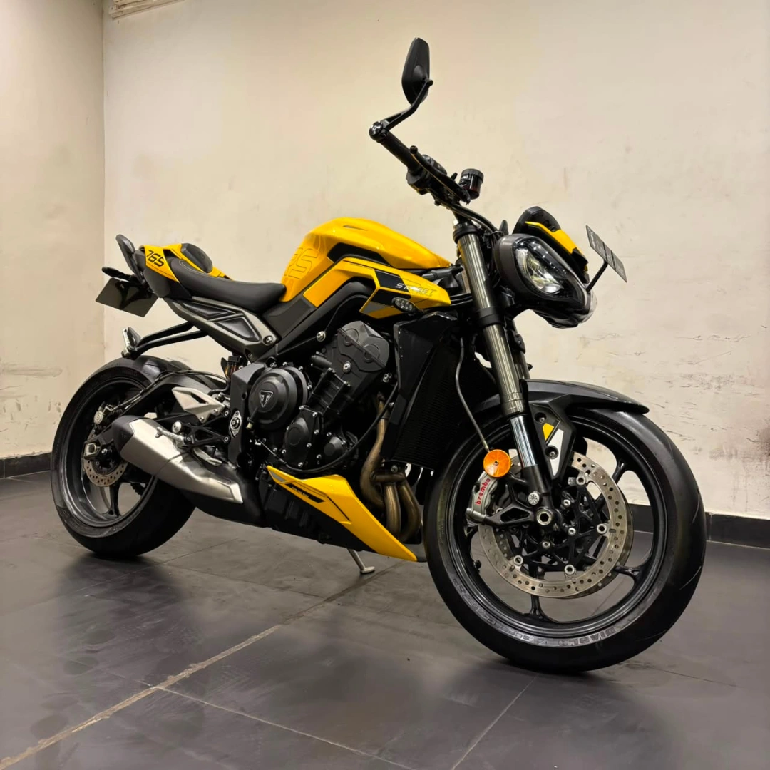 TRIUMPH STREET TRIPLE 765 RS