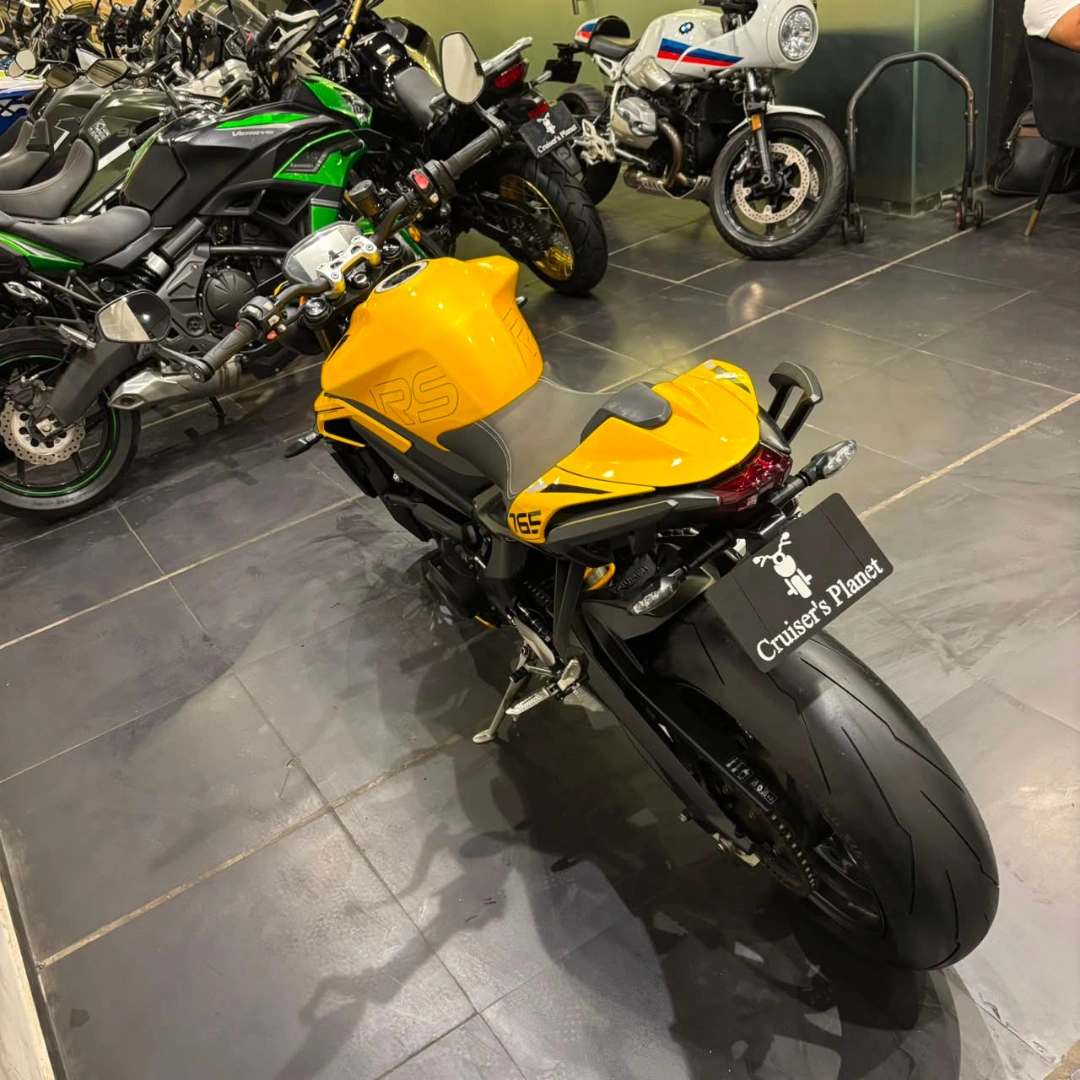 TRIUMPH STREET TRIPLE 765 RS