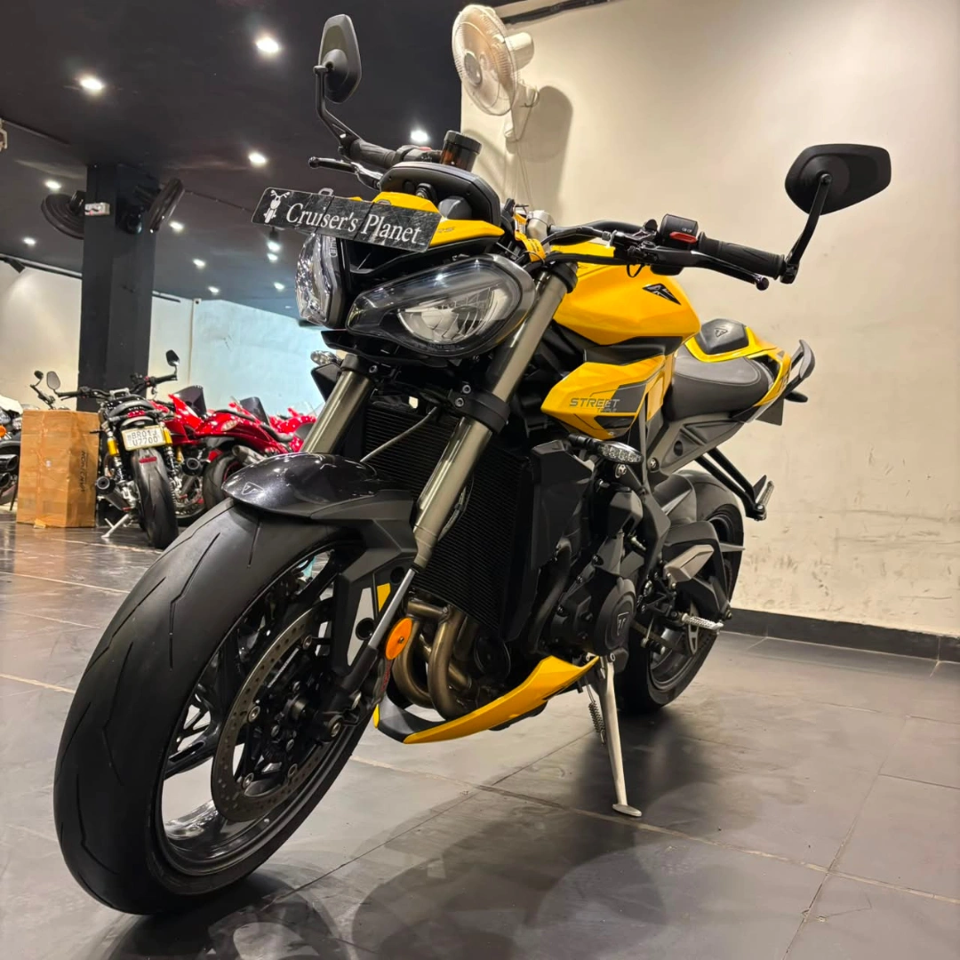 TRIUMPH STREET TRIPLE 765 RS
