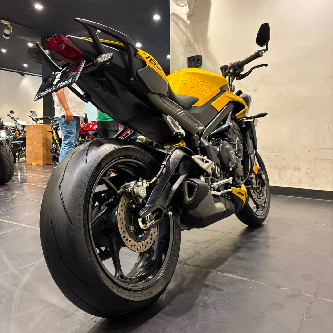 TRIUMPH STREET TRIPLE 765 RS