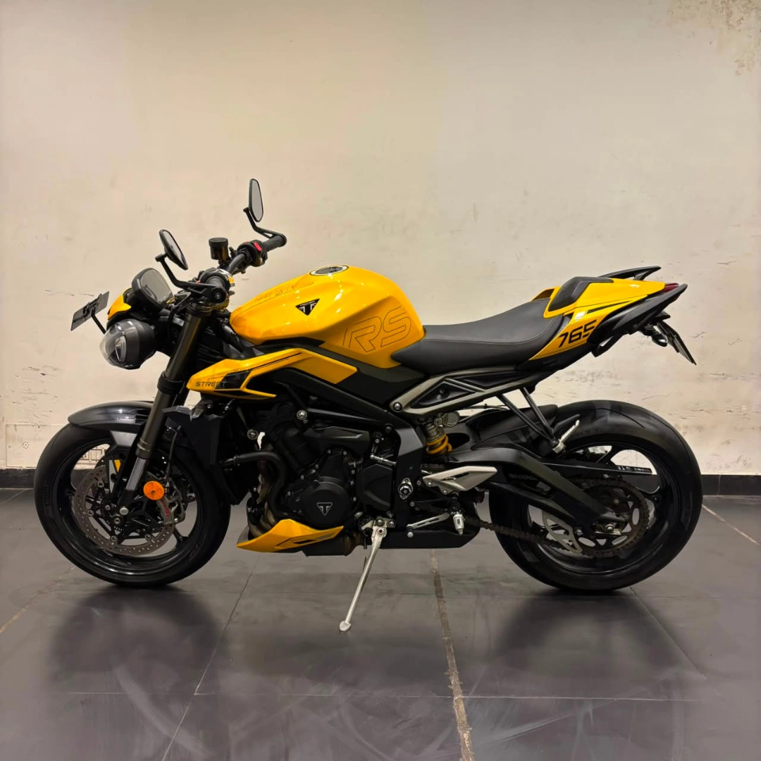 TRIUMPH STREET TRIPLE 765 RS