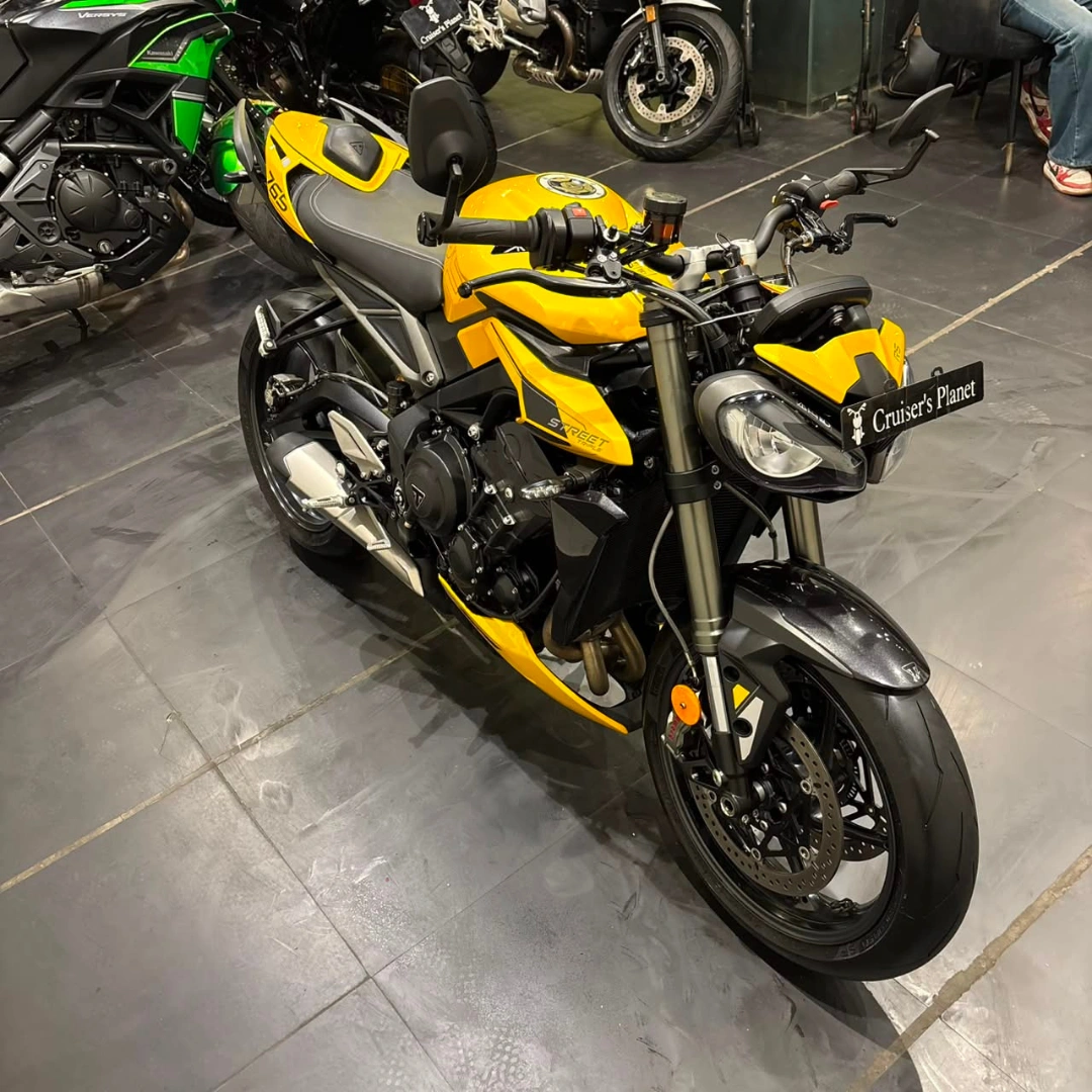 TRIUMPH STREET TRIPLE 765 RS