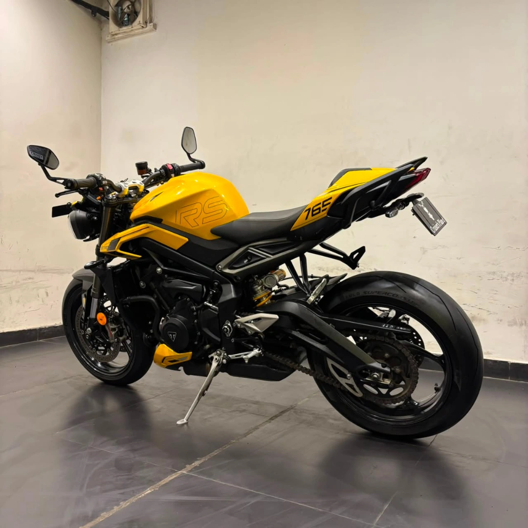 TRIUMPH STREET TRIPLE 765 RS