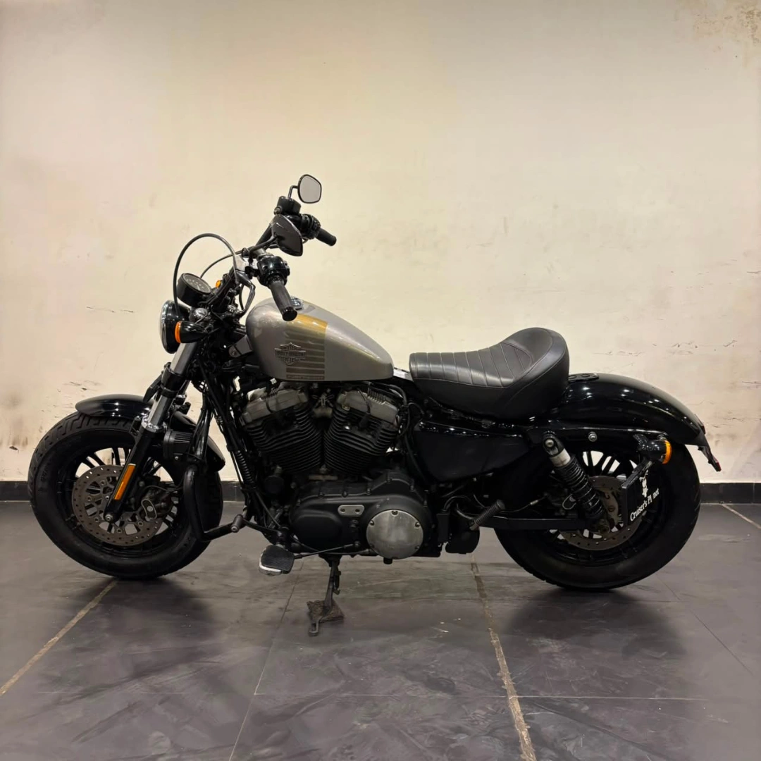 HARLEY DAVIDSON FORTY EIGHT 2