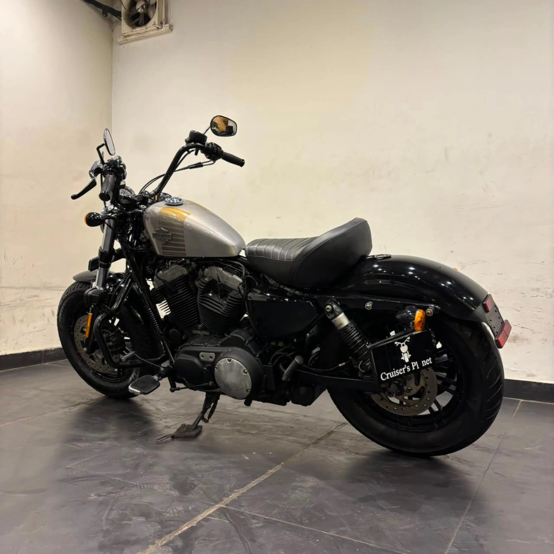HARLEY DAVIDSON FORTY EIGHT 2