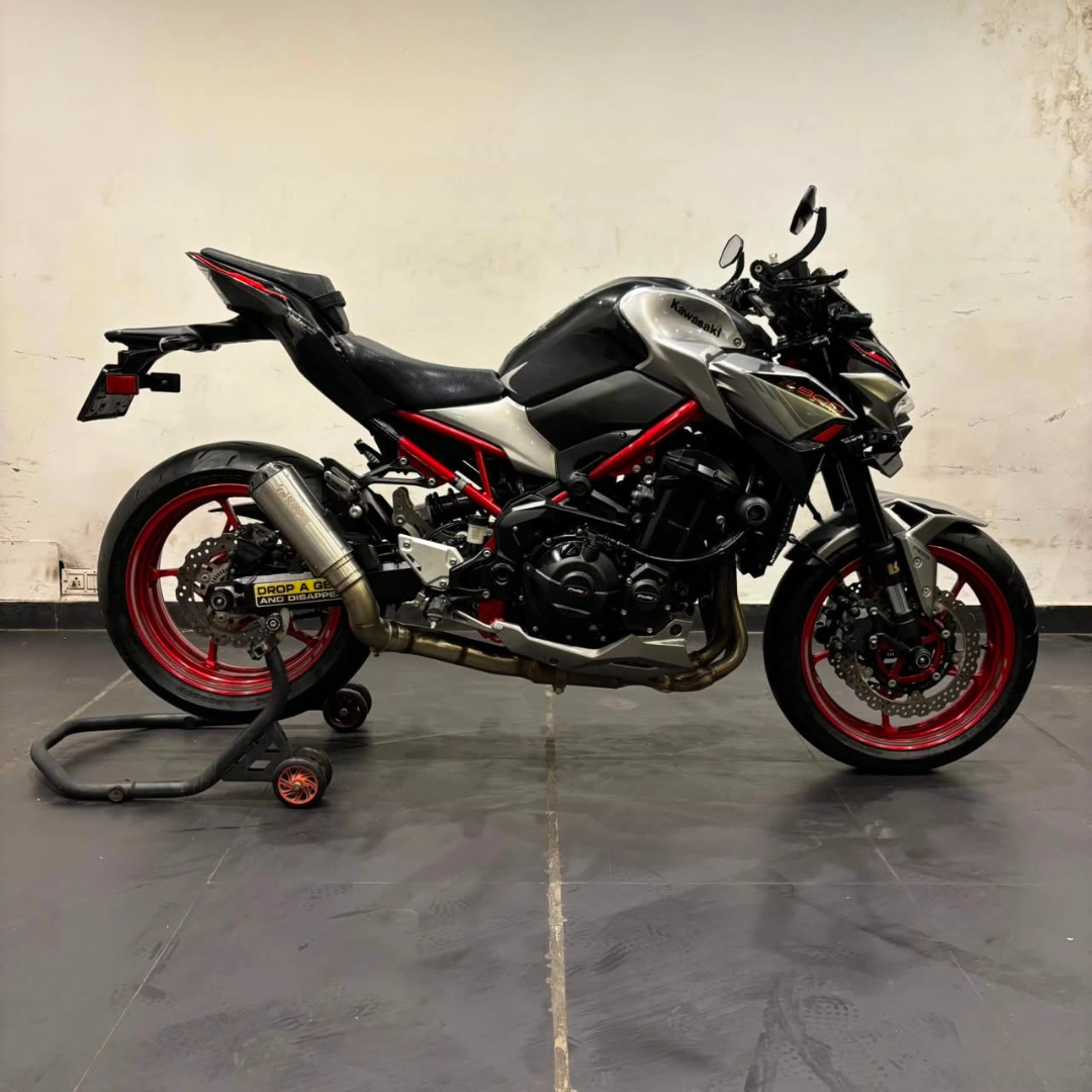 KAWASAKI Z900 2