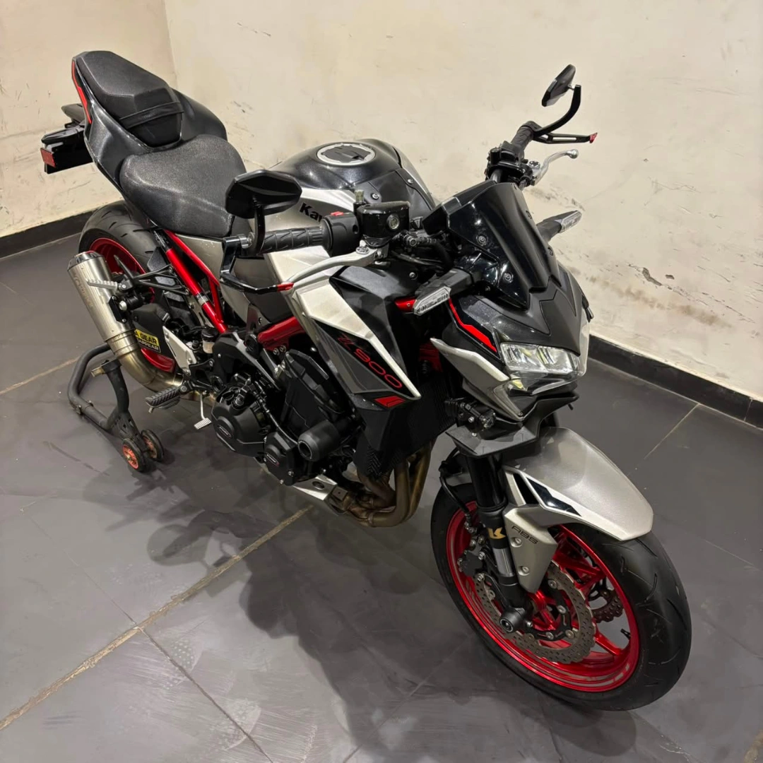 KAWASAKI Z900 2