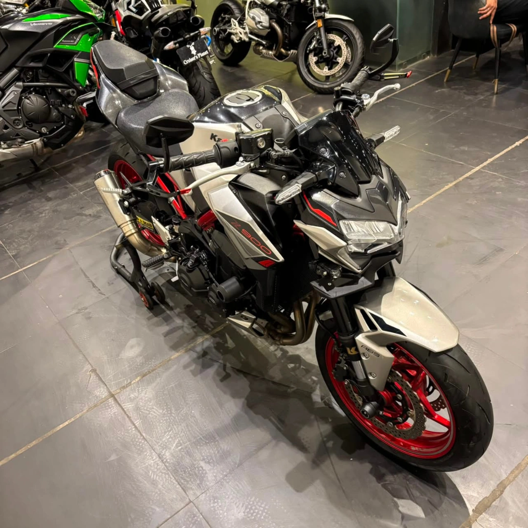 KAWASAKI Z900 2