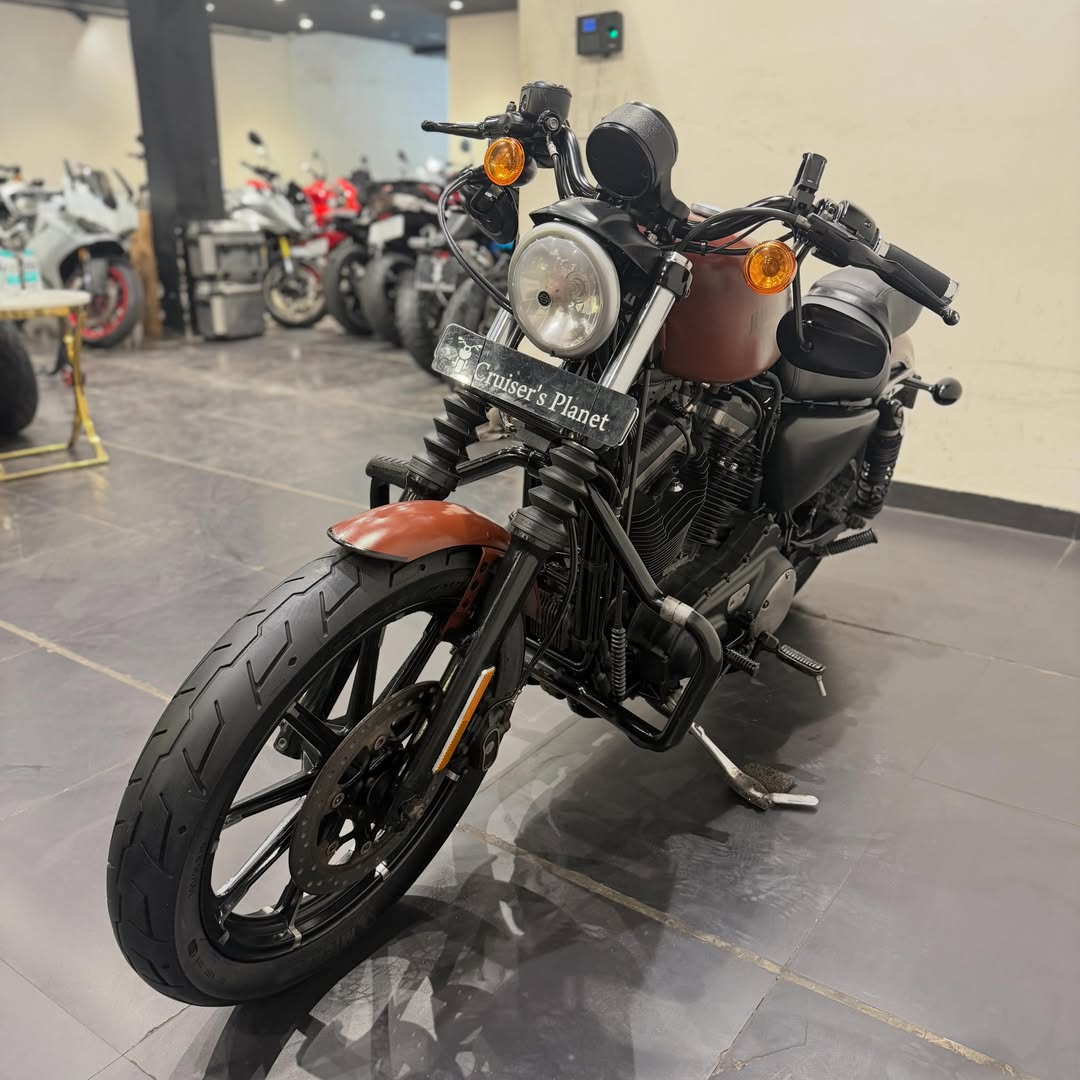HARLEY DAVIDSON IRON 883