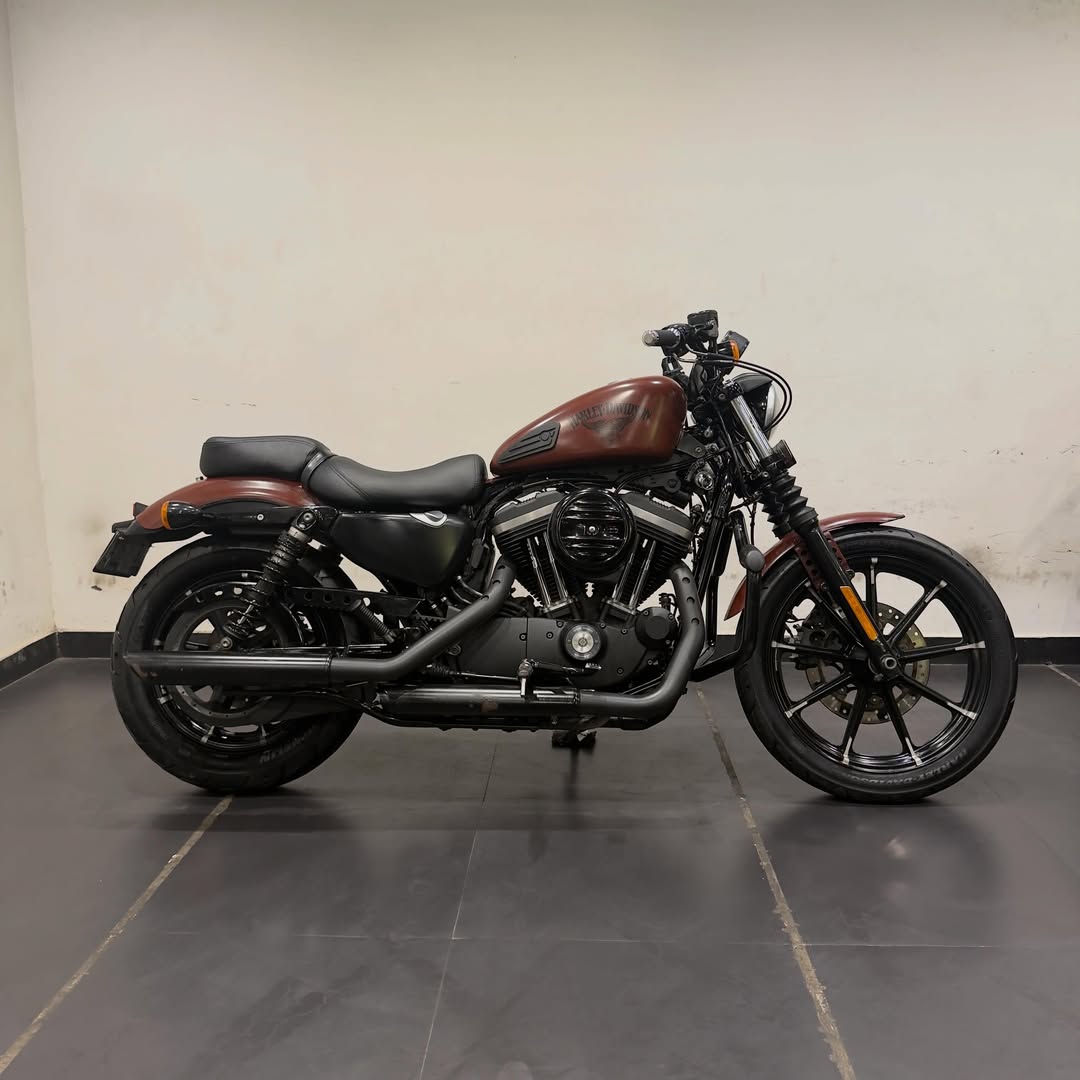 HARLEY DAVIDSON IRON 883