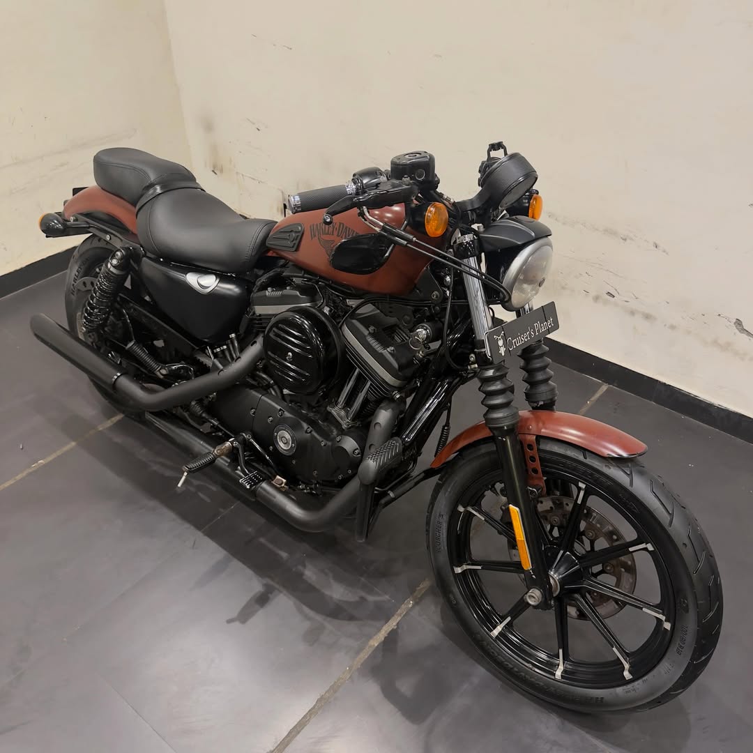 HARLEY DAVIDSON IRON 883