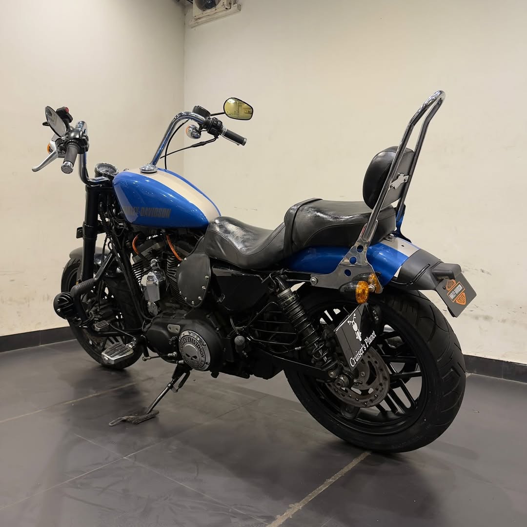 HARLEY DAVIDSON ROADSTER 1200