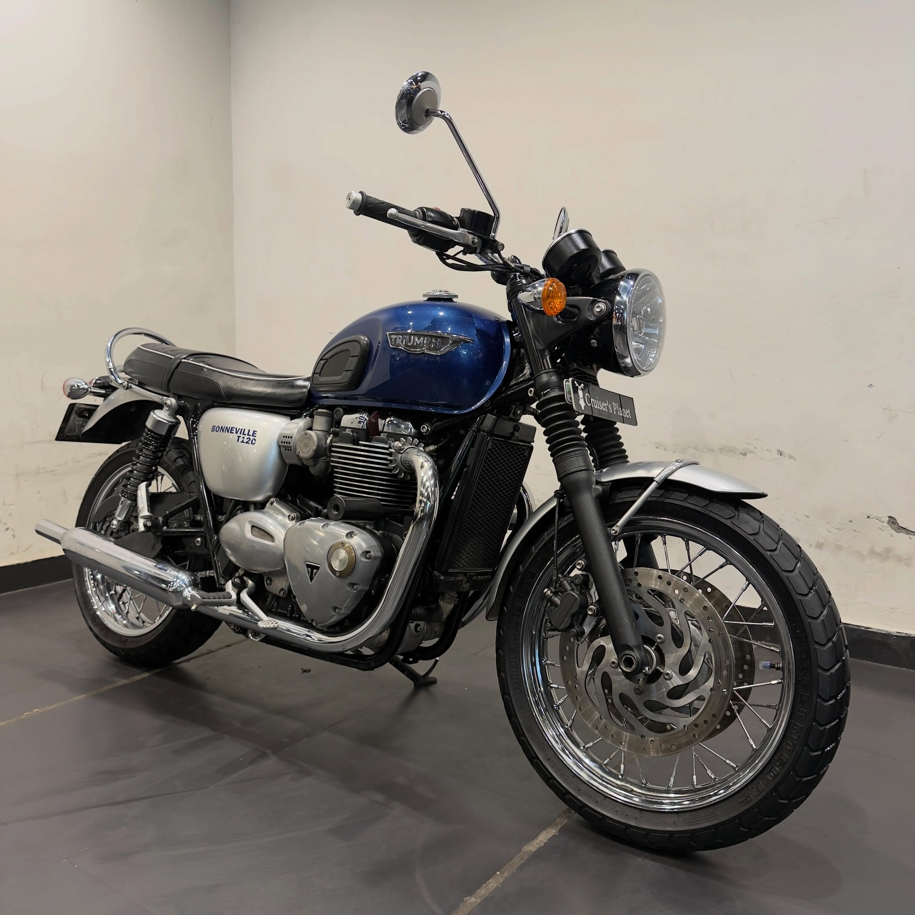TRIUMPH BONNEVILLE T120