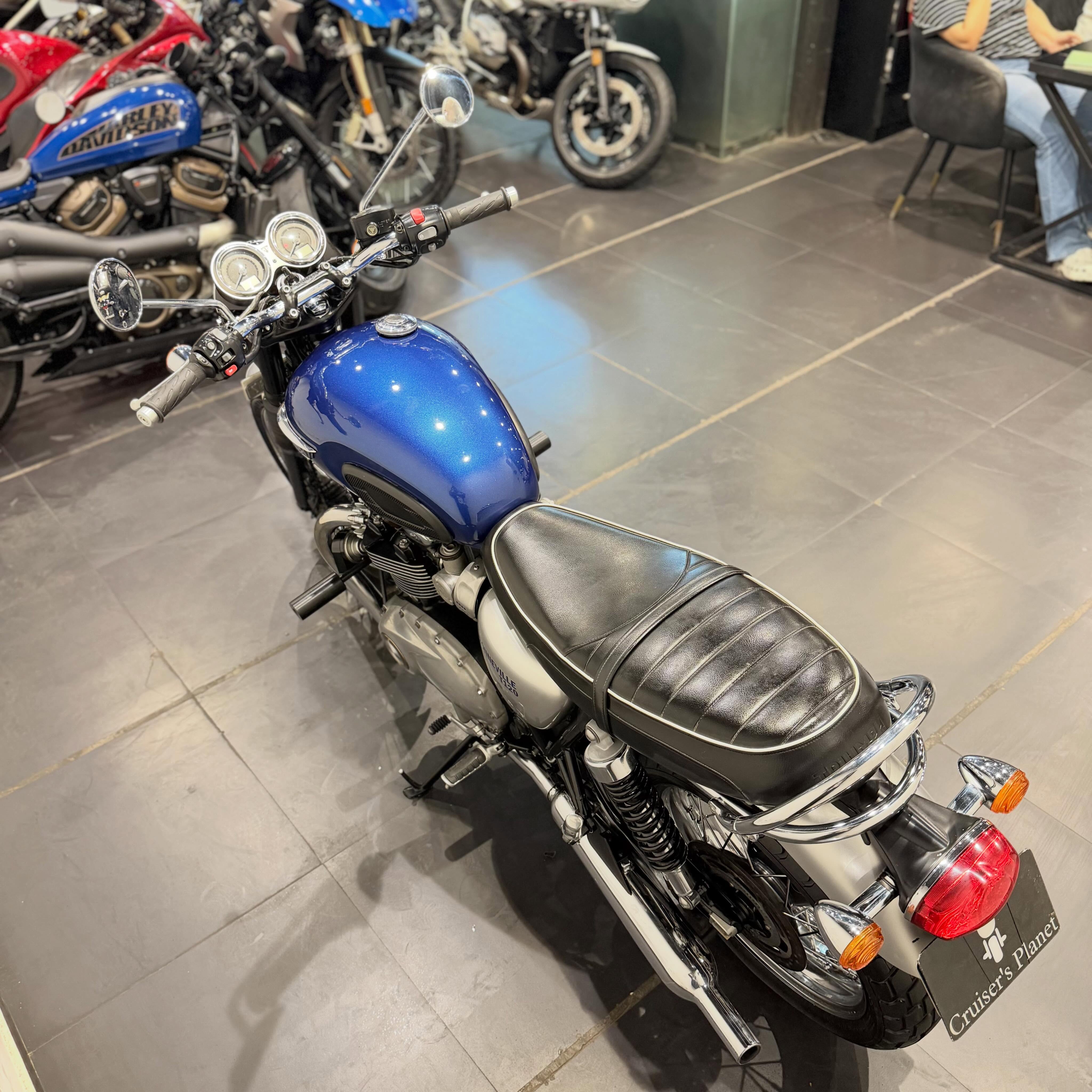 TRIUMPH BONNEVILLE T120
