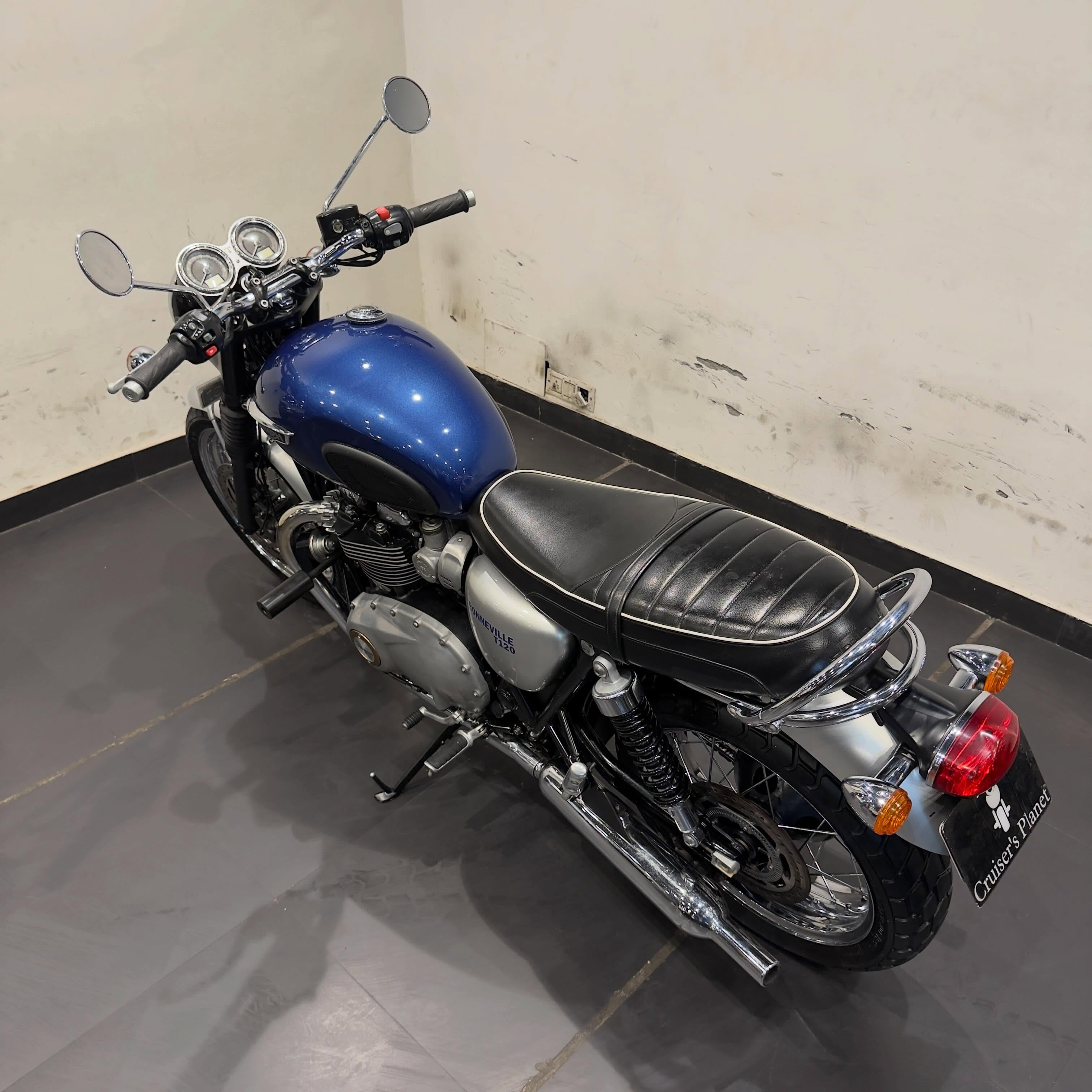 TRIUMPH BONNEVILLE T120