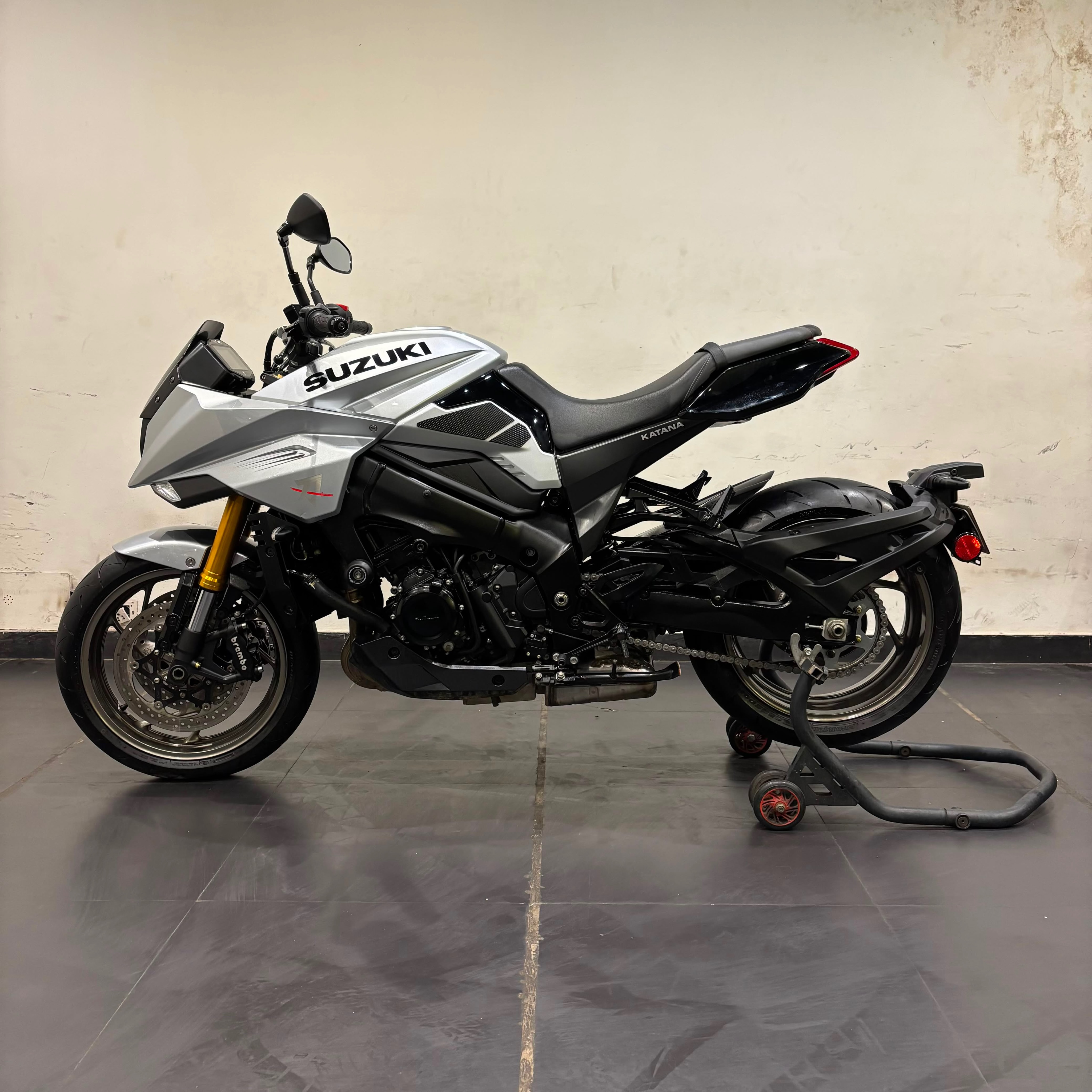 SUZUKI KATANA