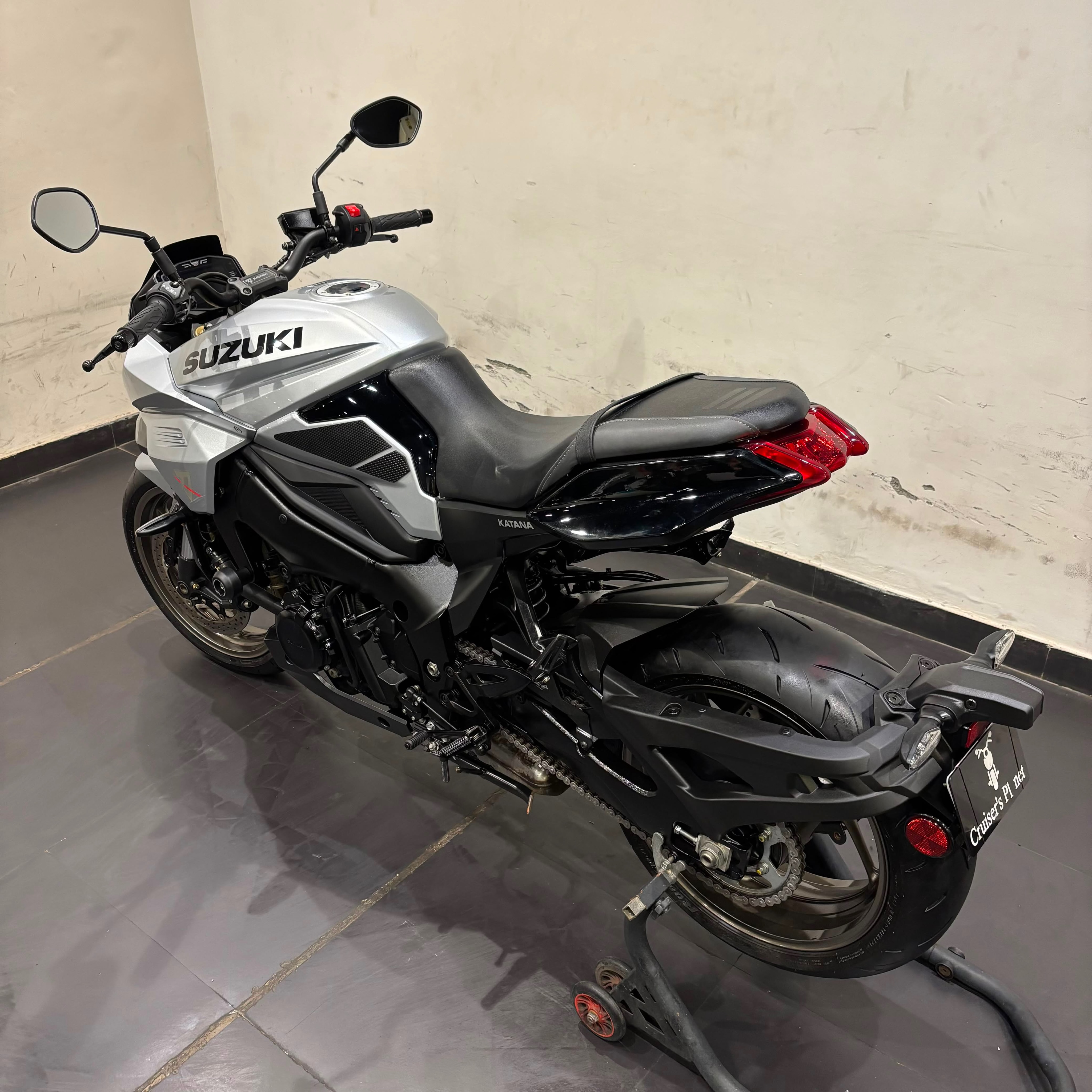 SUZUKI KATANA
