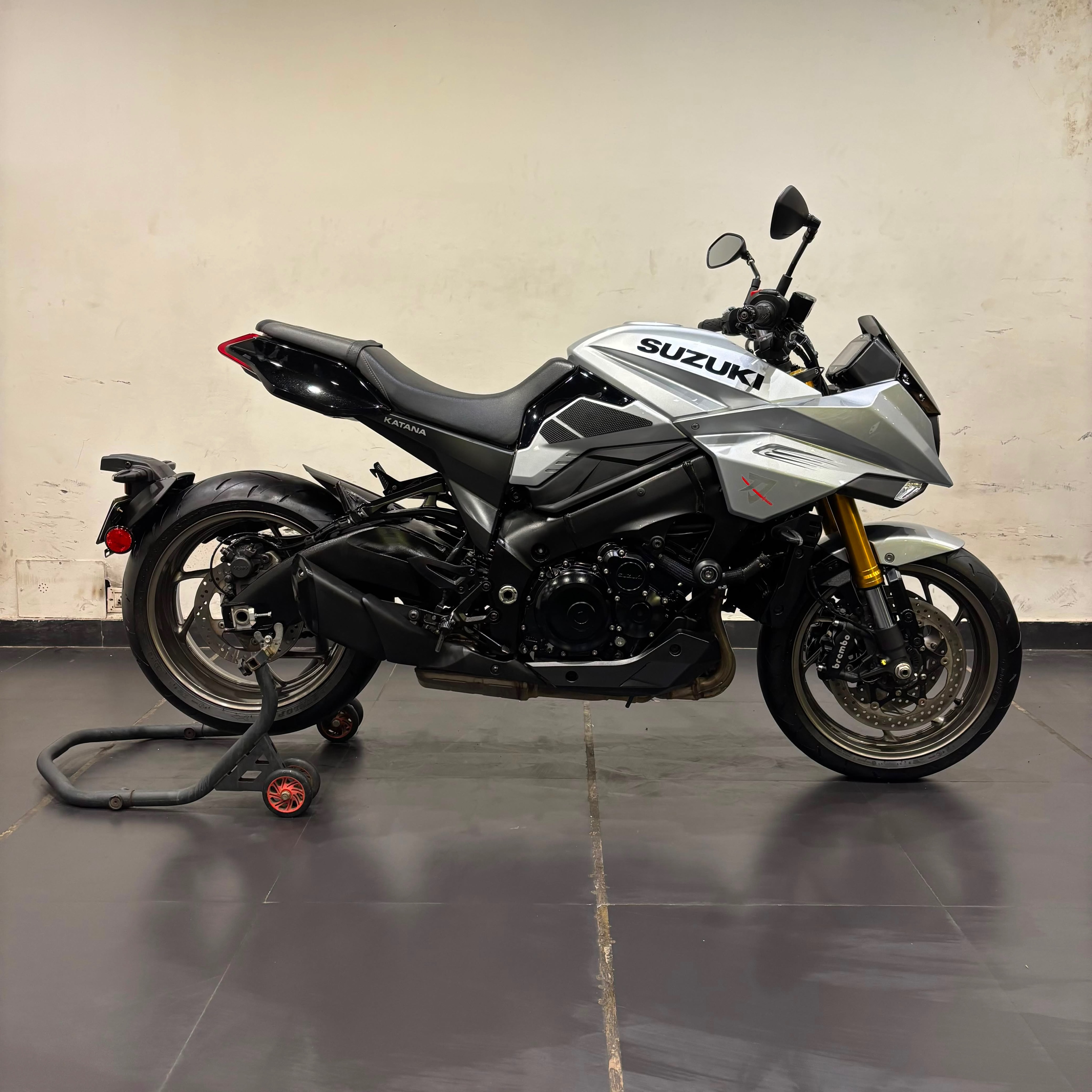 SUZUKI KATANA