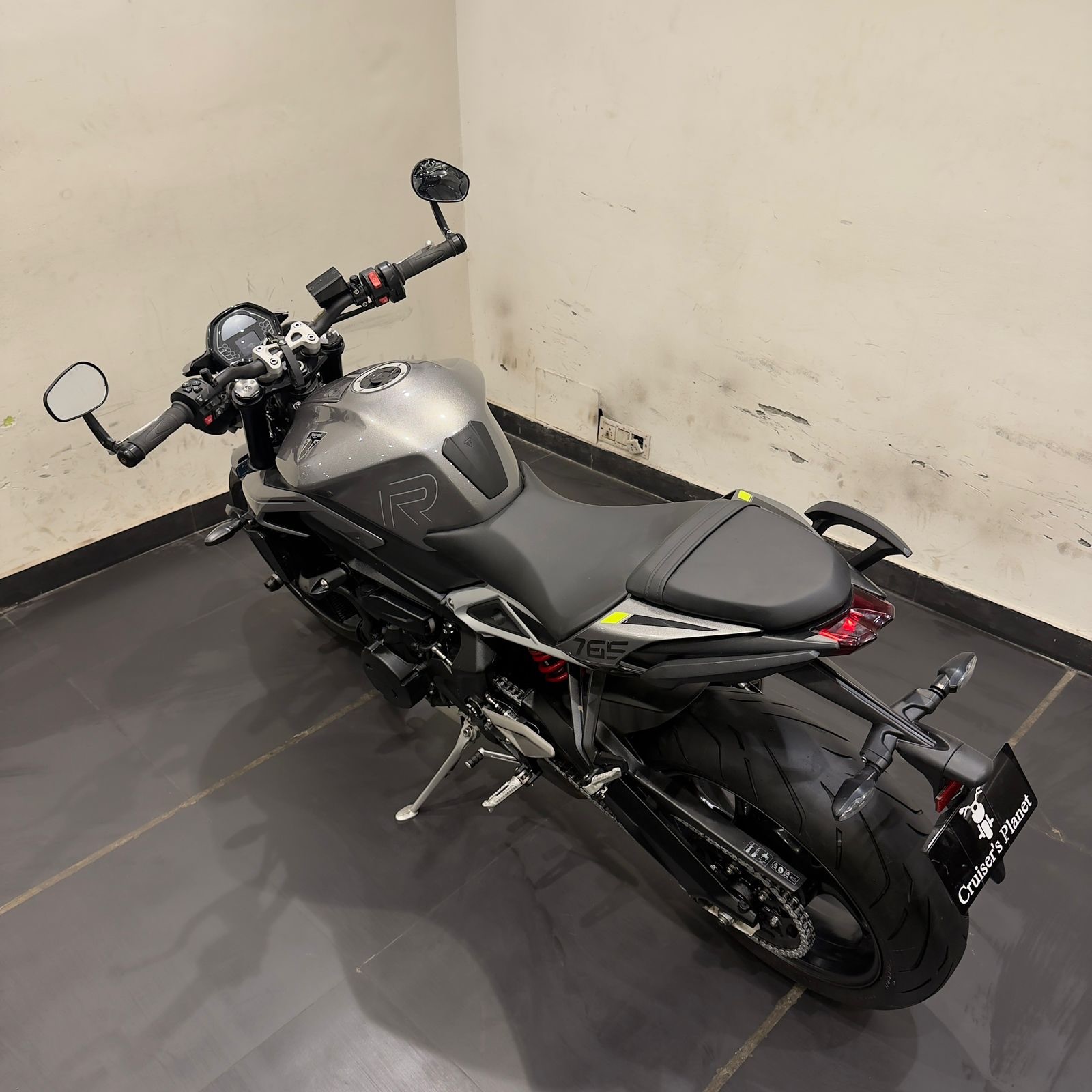 TRIUMPH STREET TRIPLE R