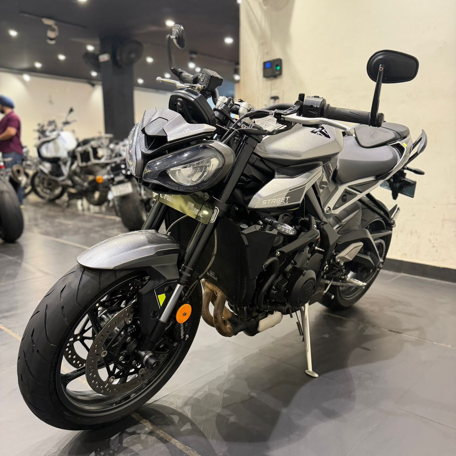 TRIUMPH STREET TRIPLE R