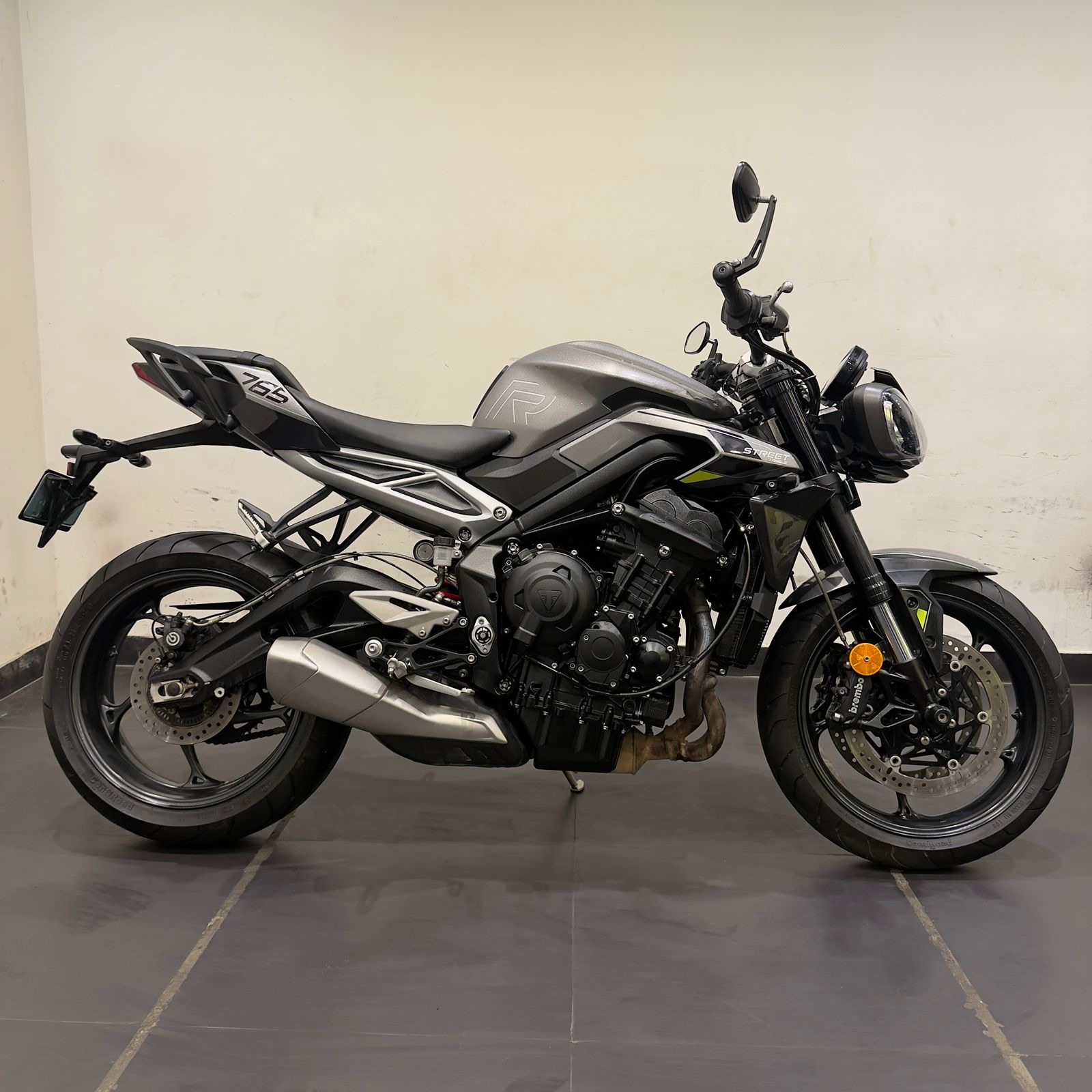 TRIUMPH STREET TRIPLE R