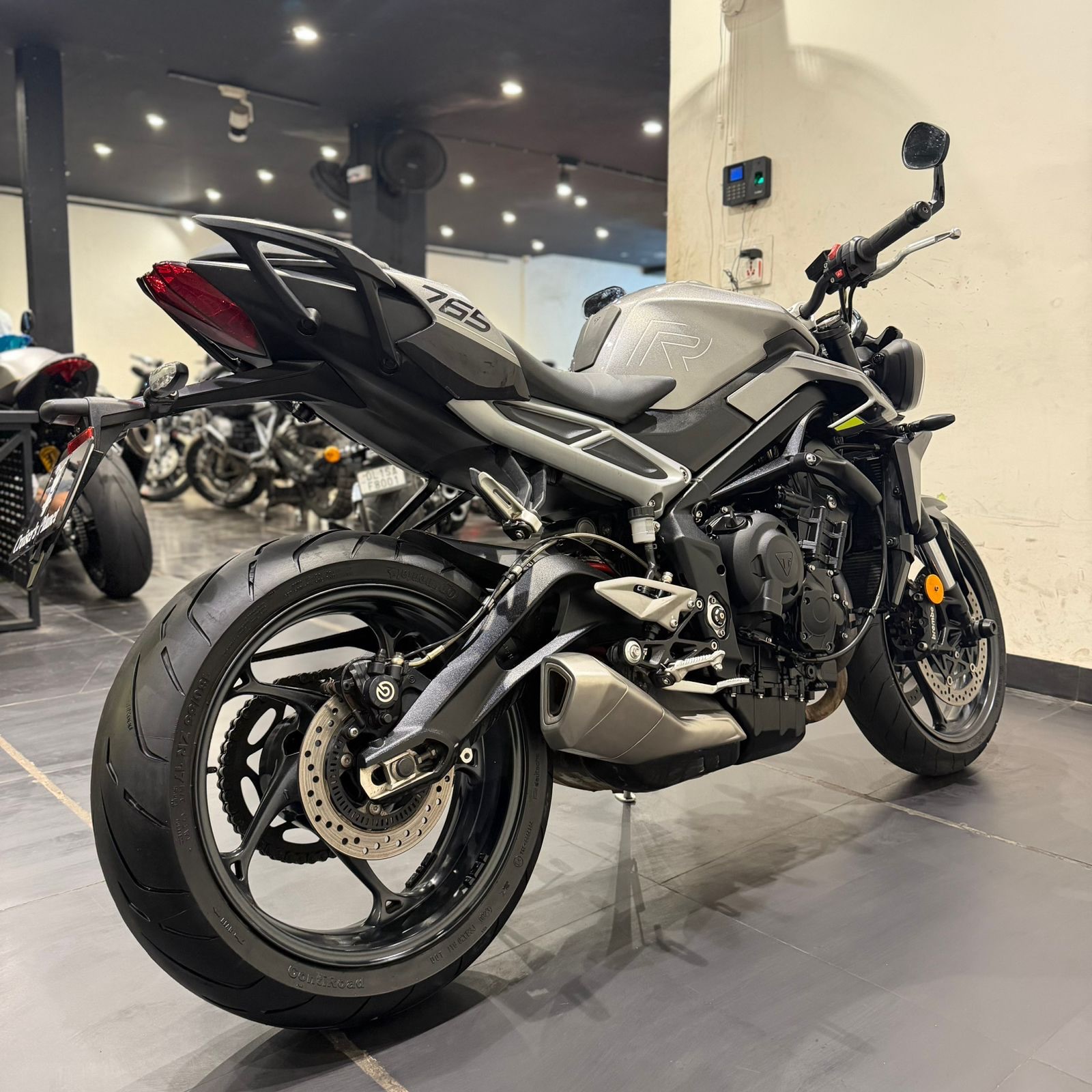 TRIUMPH STREET TRIPLE R