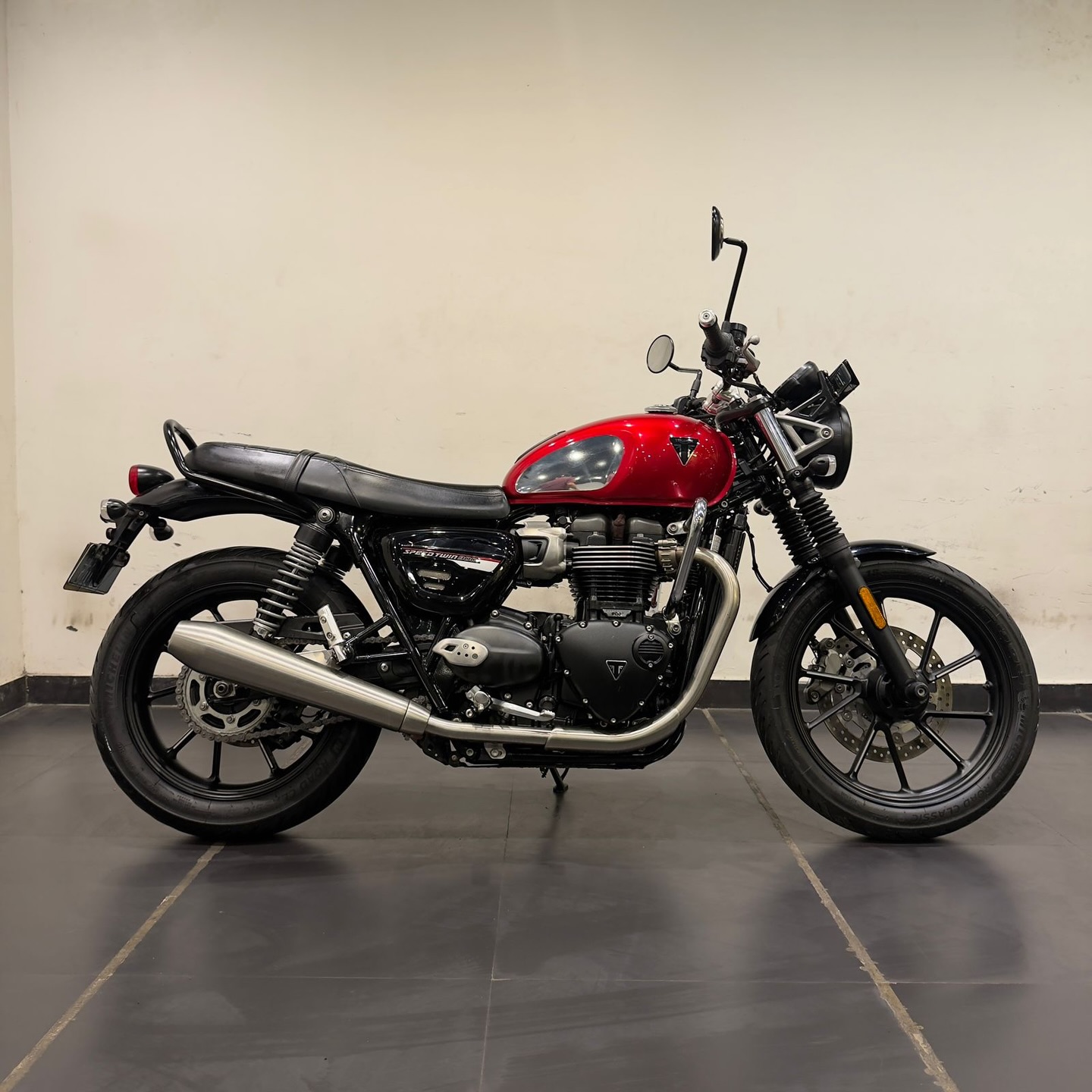 TRIUMPH SPEED TWIN 900