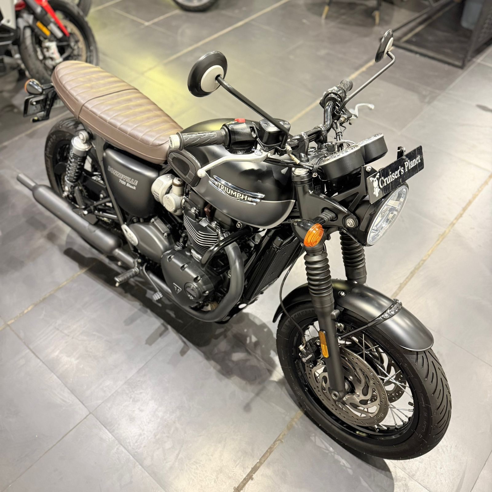 TRIUMPH BONNEVILLE T120 BLACK