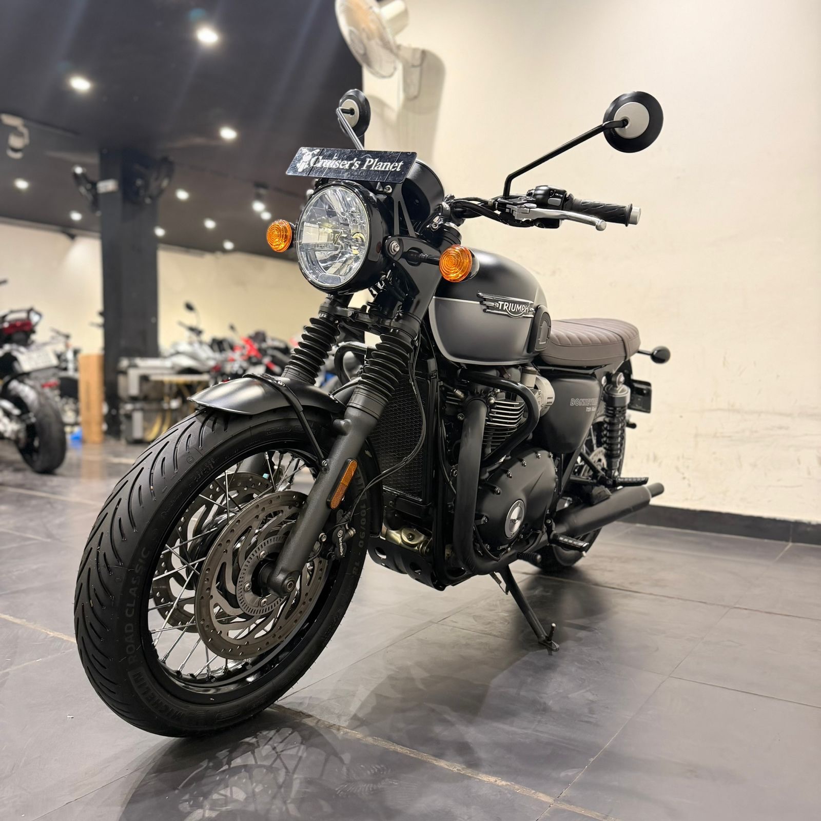 TRIUMPH BONNEVILLE T120 BLACK