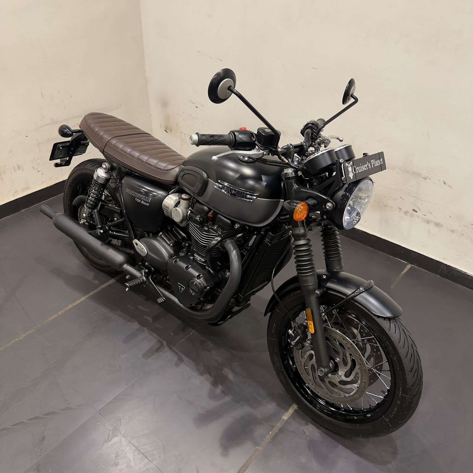 TRIUMPH BONNEVILLE T120 BLACK