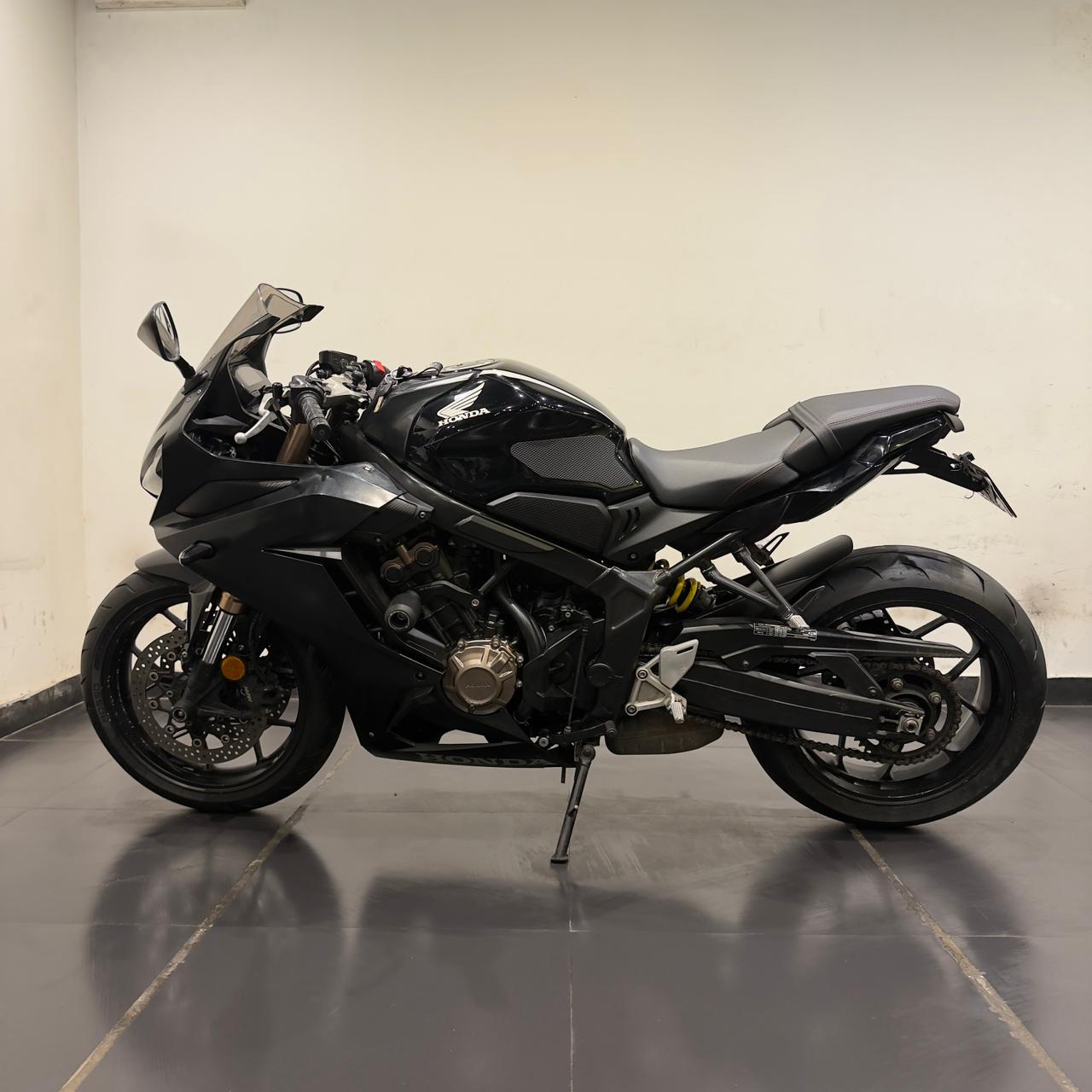 HONDA CBR 650R
