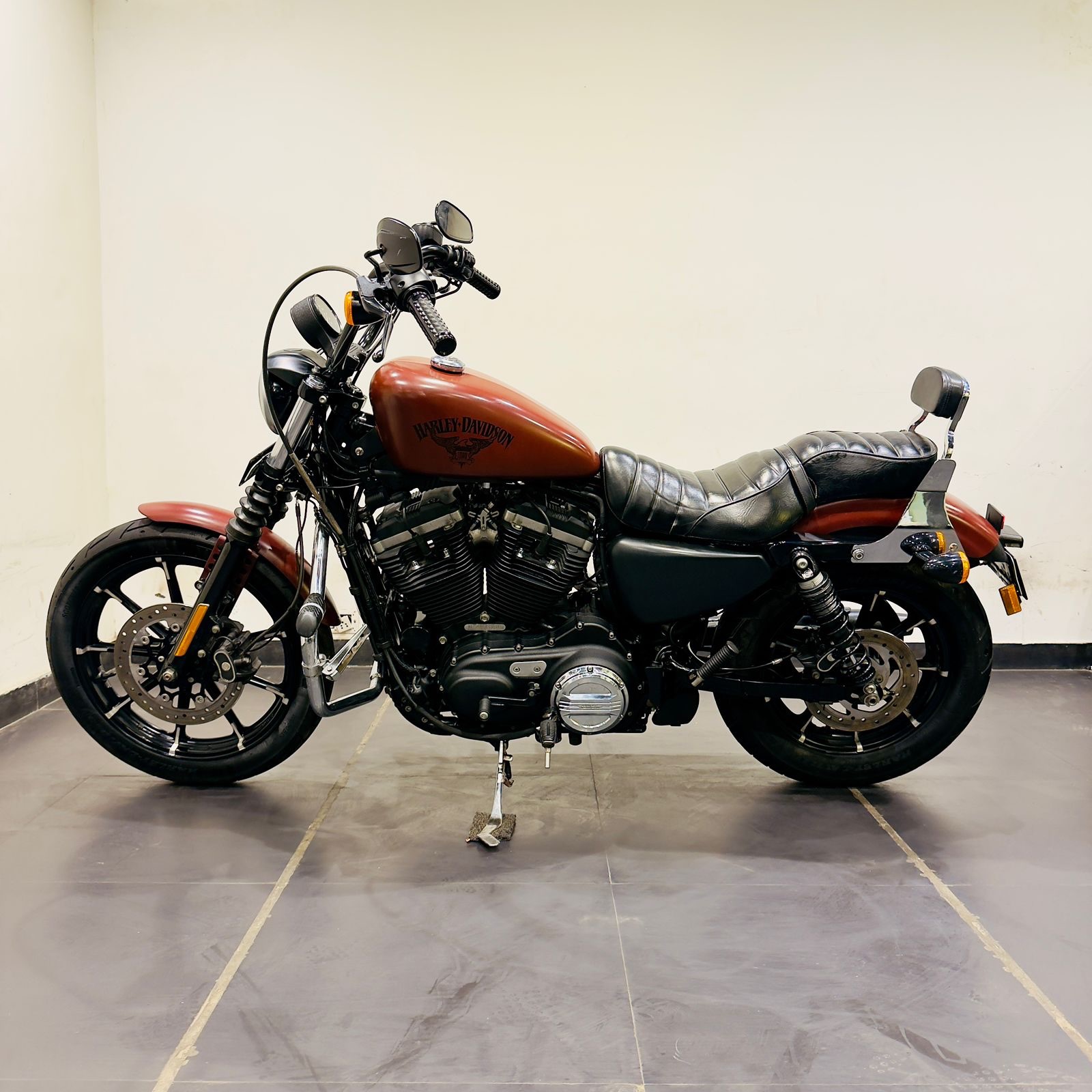 HARLEY DAVIDSON IRON 883 (2017)