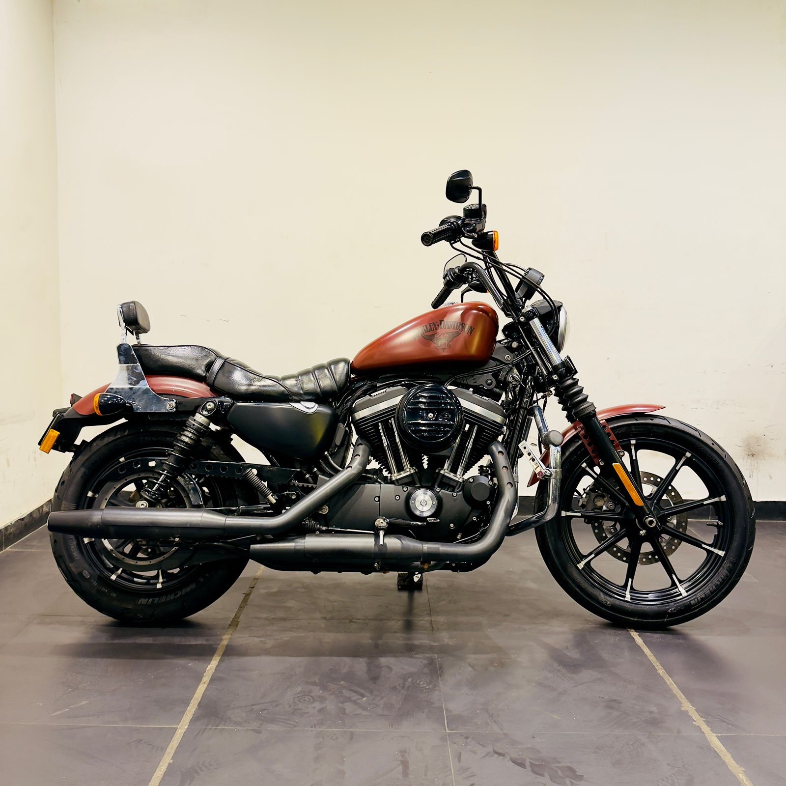 HARLEY DAVIDSON IRON 883 (2017)