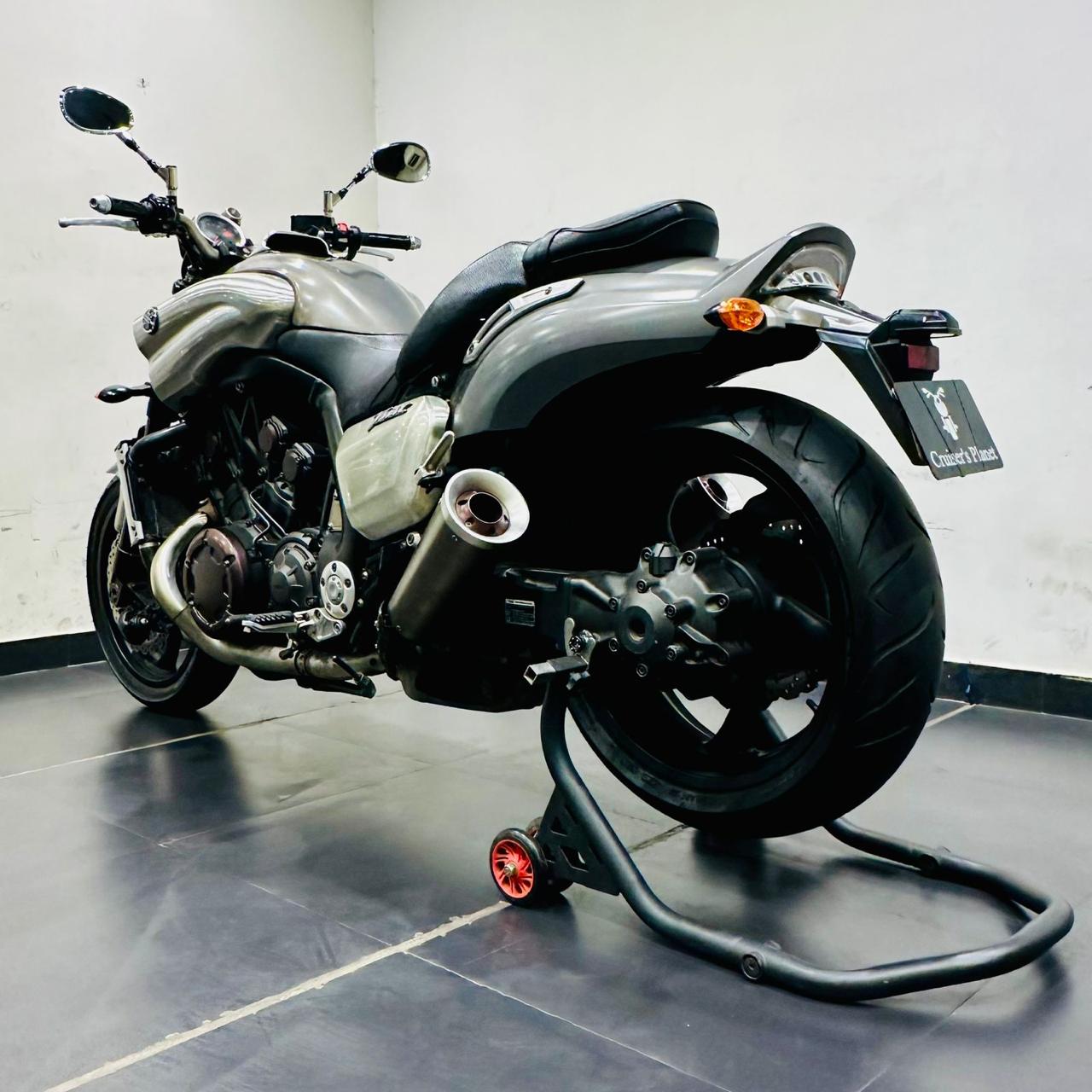 YAMAHA V-MAX