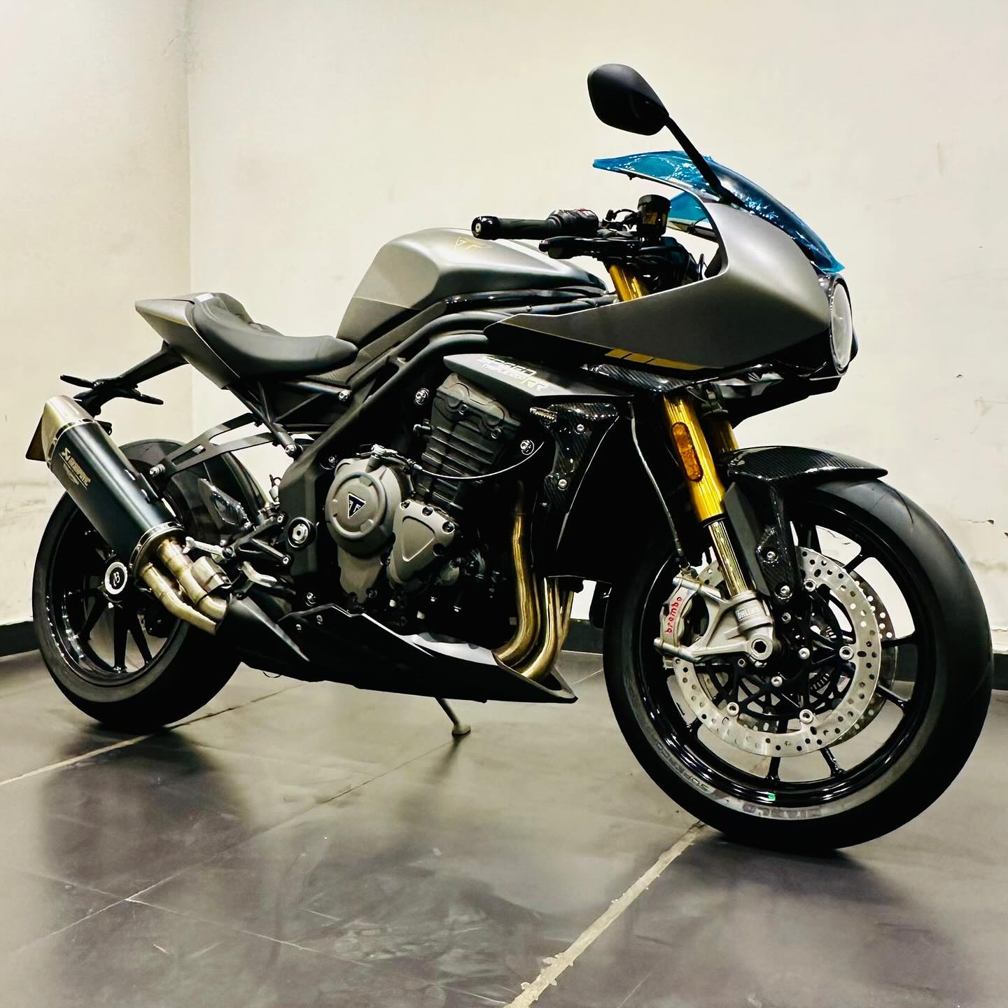 TRIUMPH SPEED TRIPLE 1200 RR BREITLING EDITION