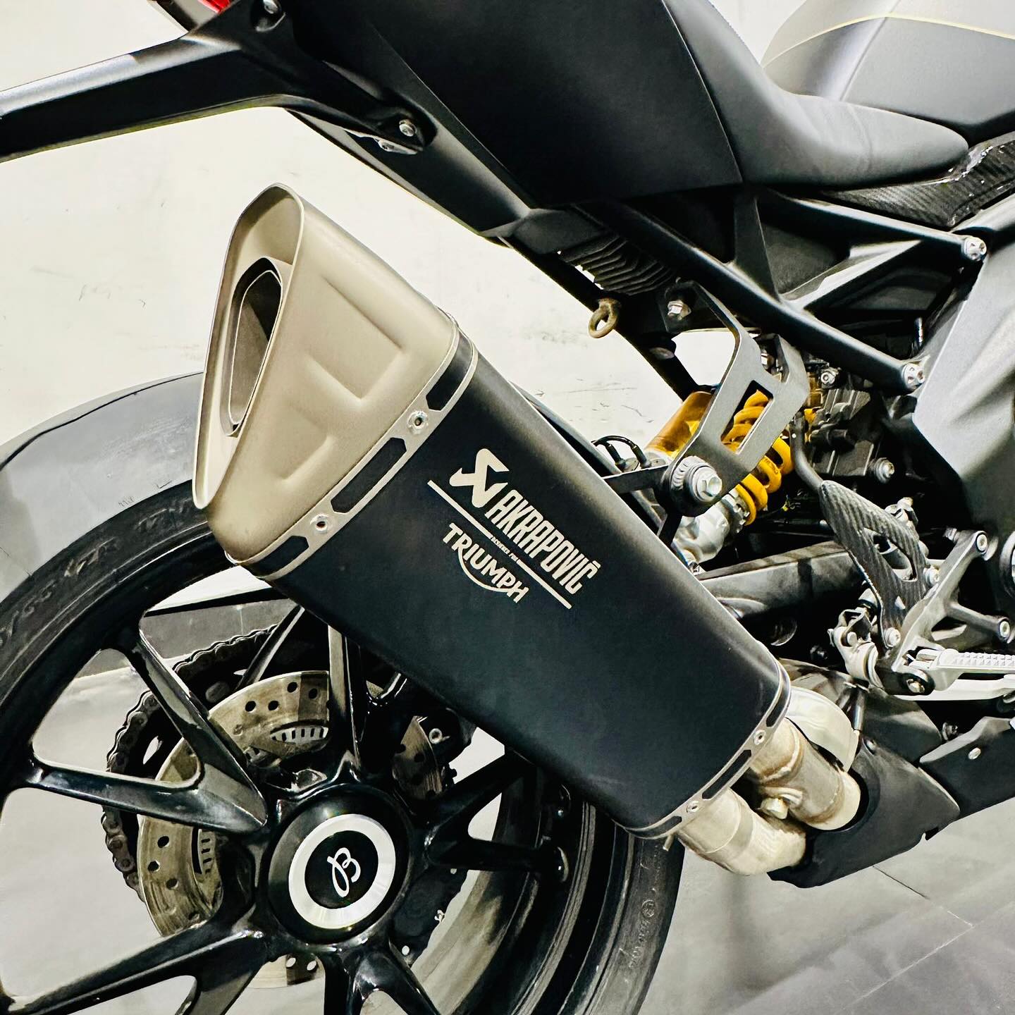 TRIUMPH SPEED TRIPLE 1200 RR BREITLING EDITION