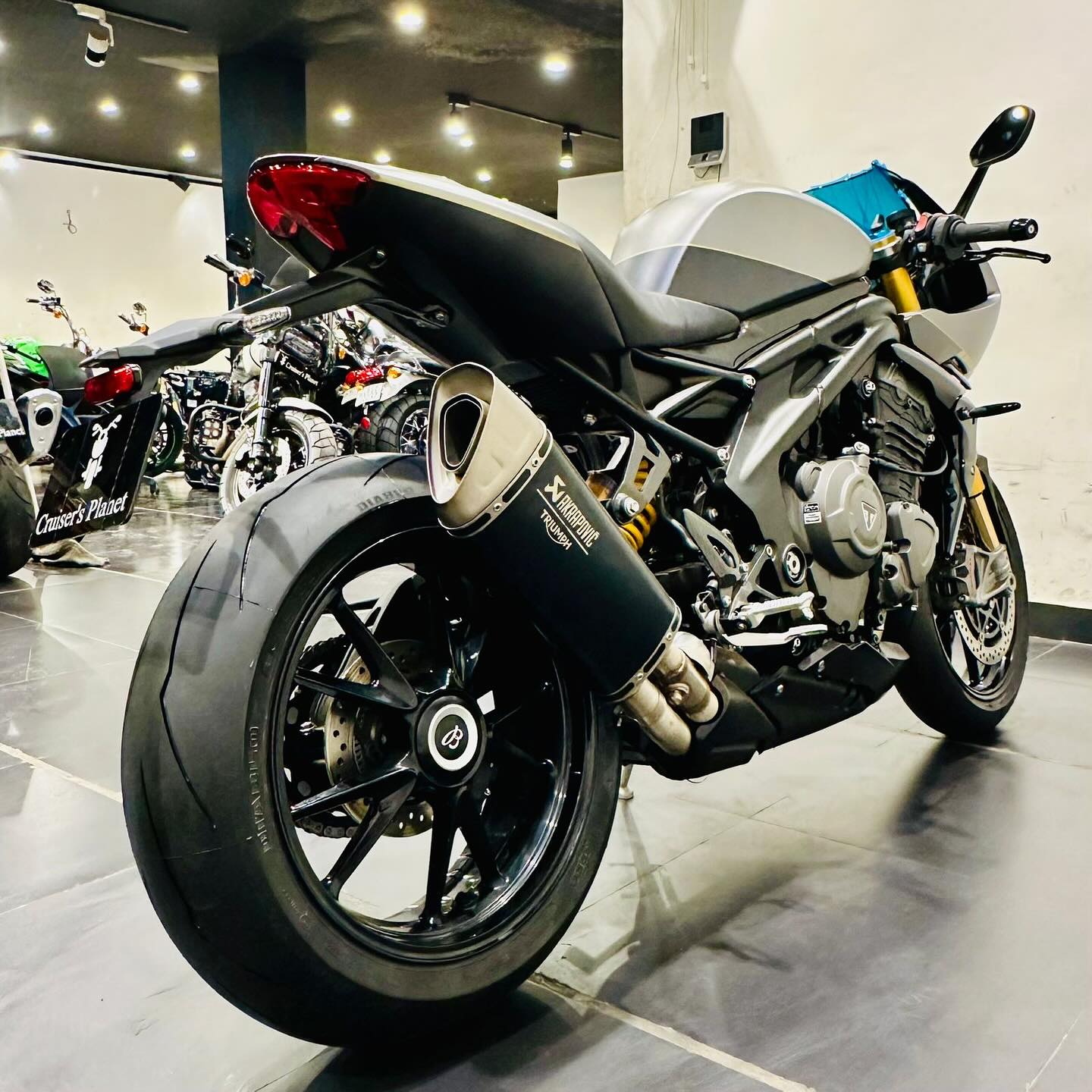 TRIUMPH SPEED TRIPLE 1200 RR BREITLING EDITION