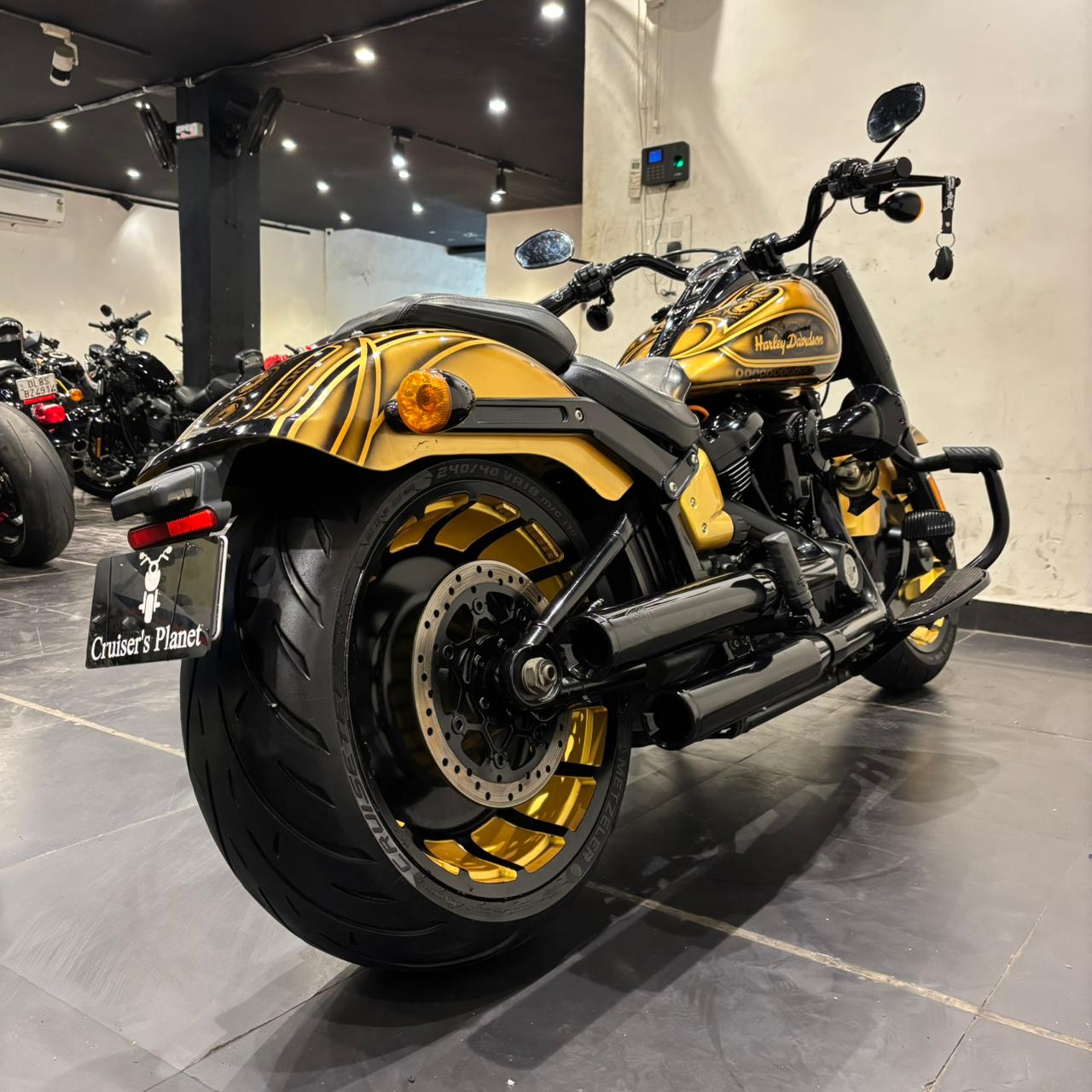 HARLEY DAVIDSON FAT BOY 107