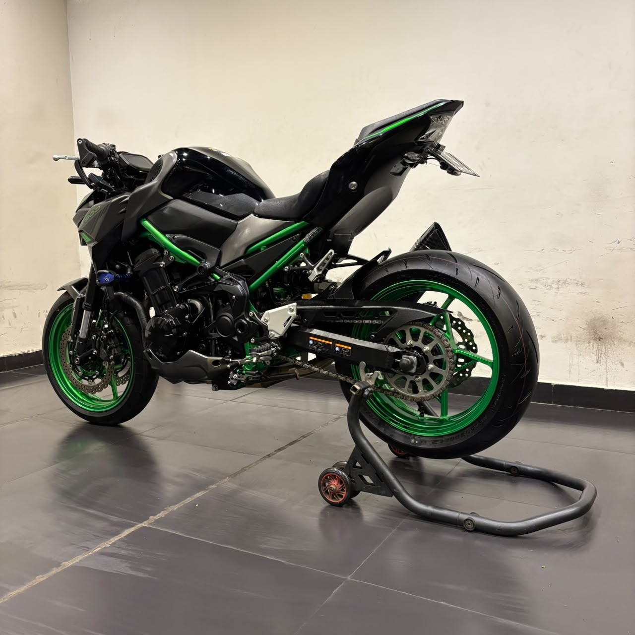 KAWASAKI Z900 (2024)