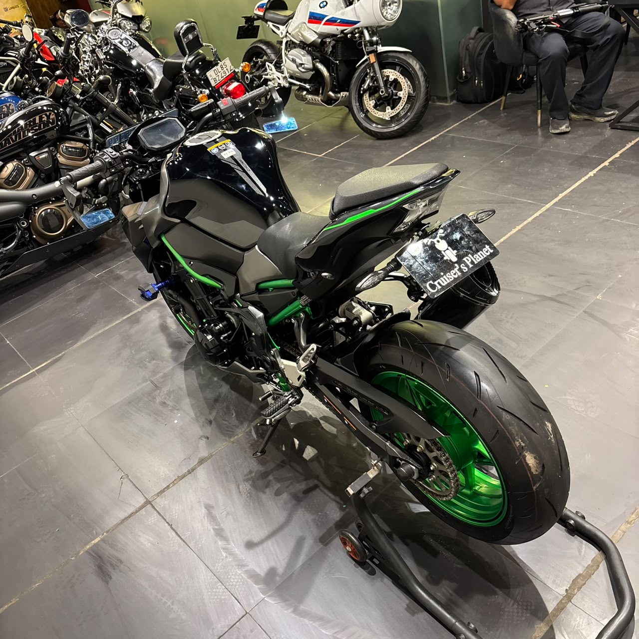 KAWASAKI Z900 (2024)